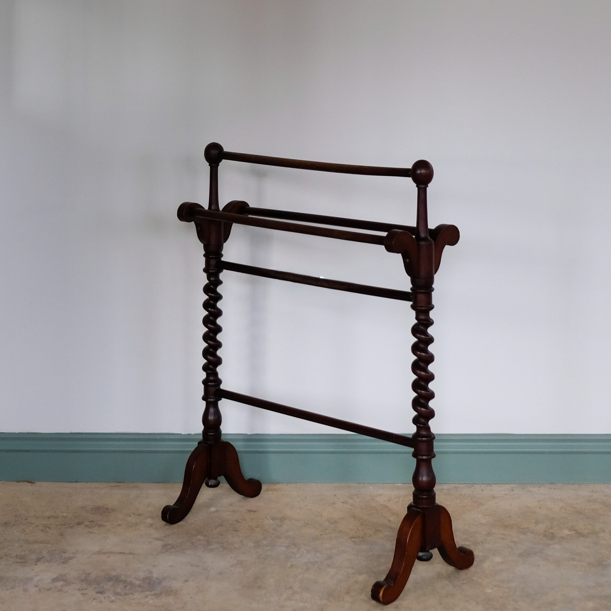 LARGE VICTORIAN MAHOGANY TOWEL RAIL