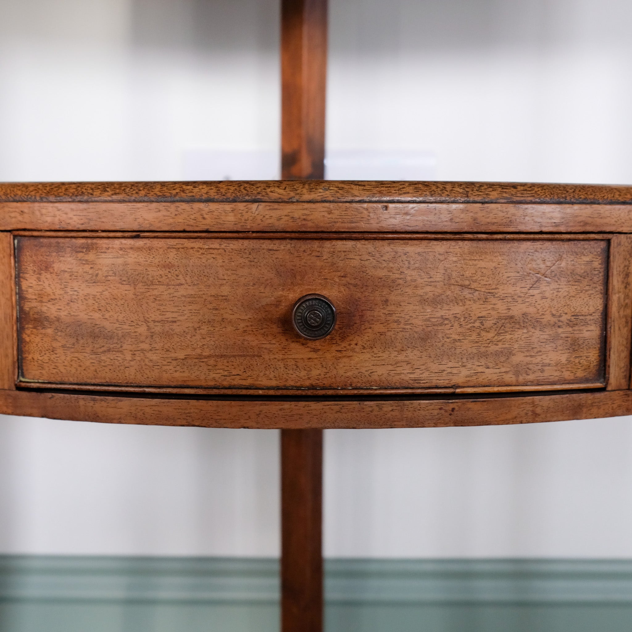 GEORGE III MAHOGANY CORNER WASHSTAND