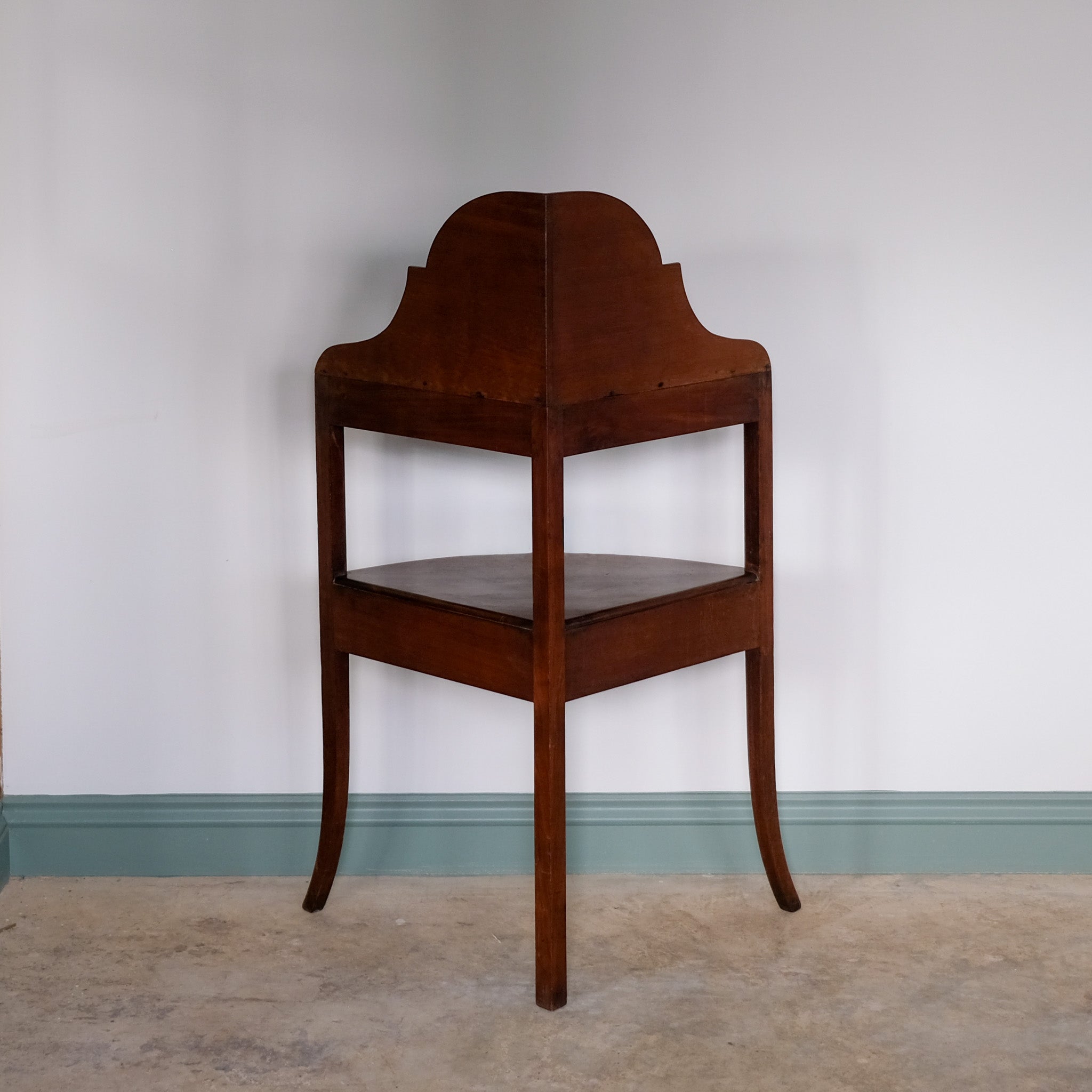 GEORGE III MAHOGANY CORNER WASHSTAND