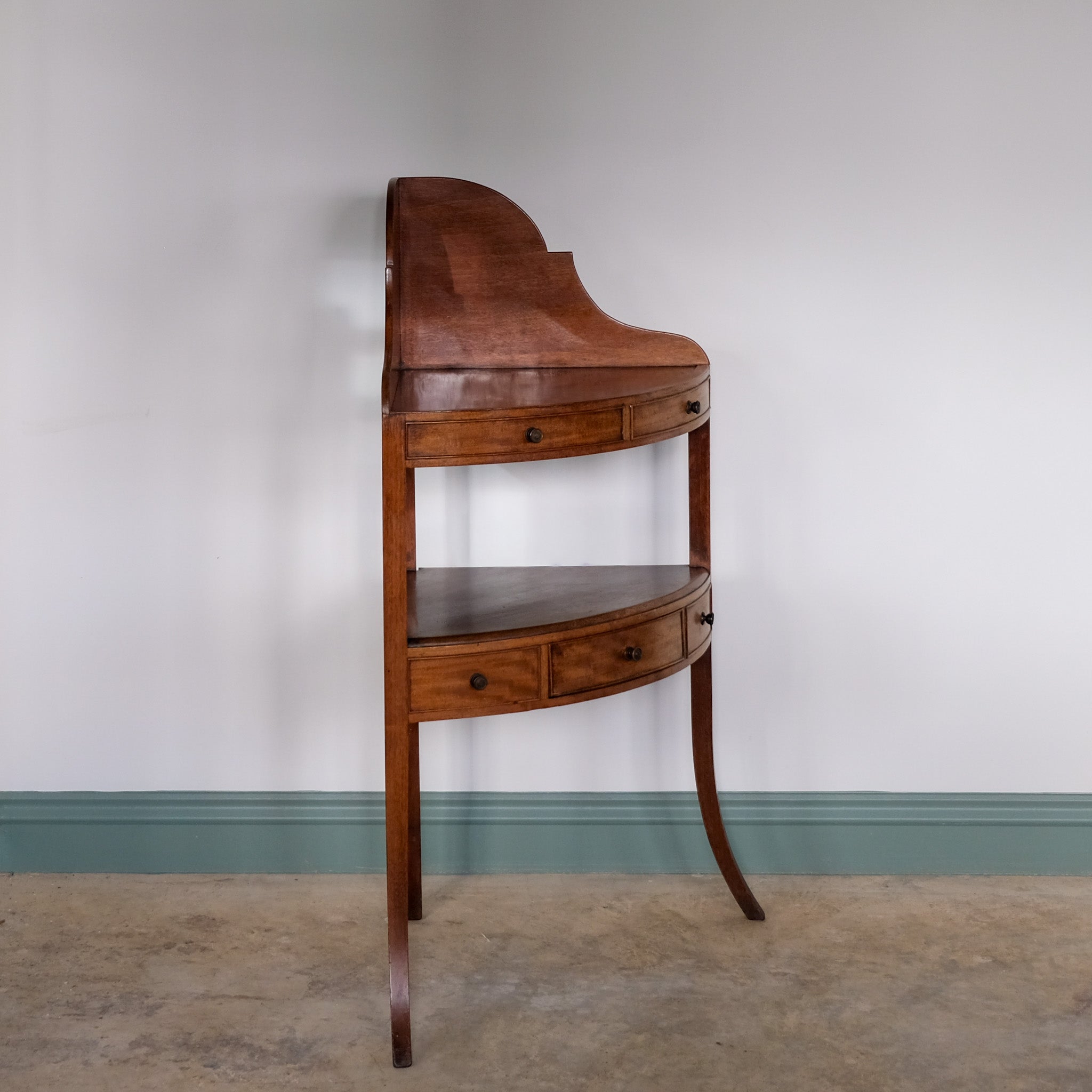 GEORGE III MAHOGANY CORNER WASHSTAND