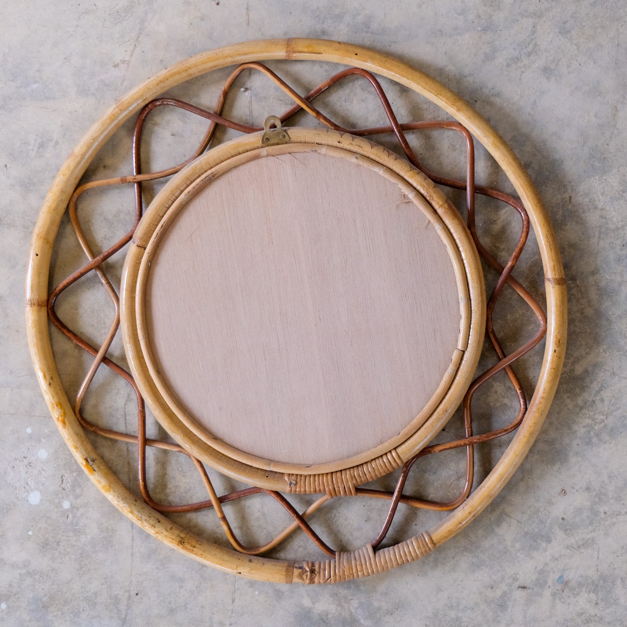 MID CENTURY CIRCULAR RATTAN MIRROR