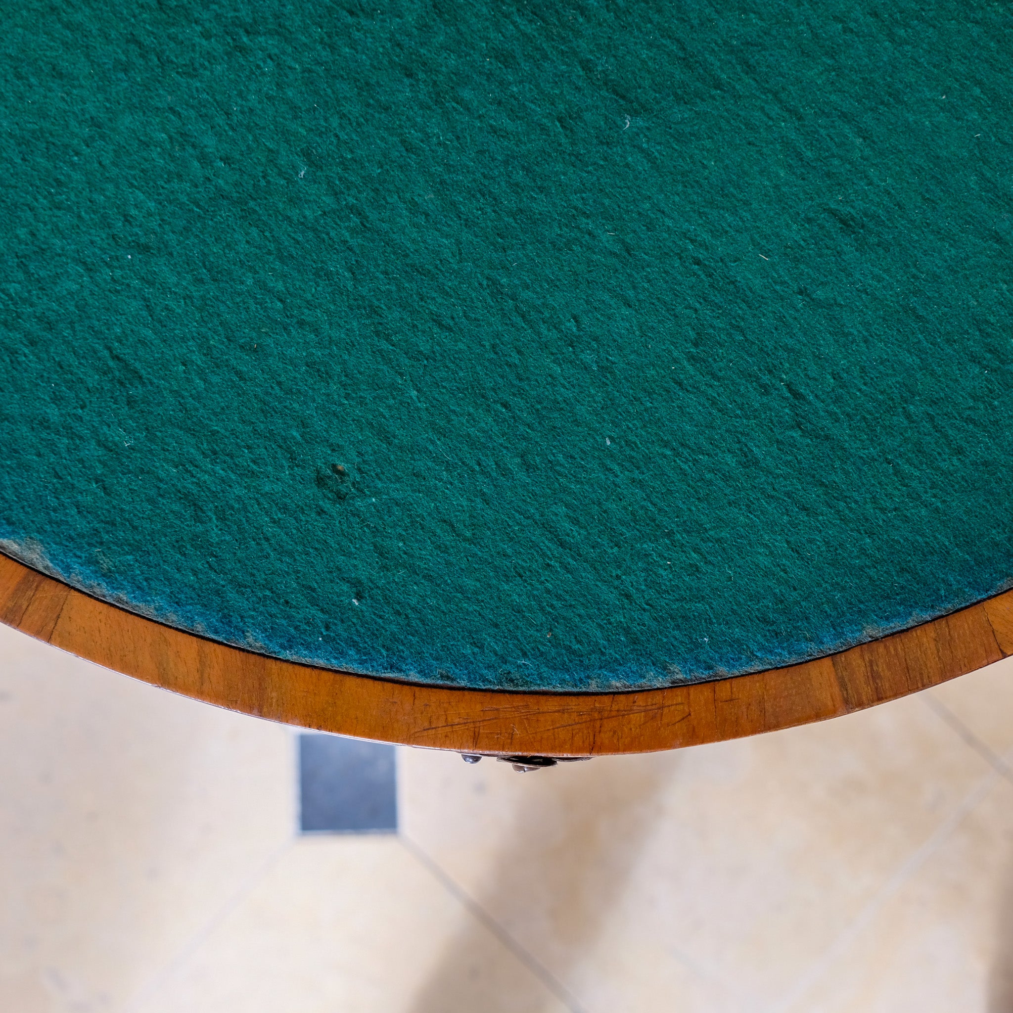 VICTORIAN SATINWOOD OCCASIONAL / LAMP TABLE