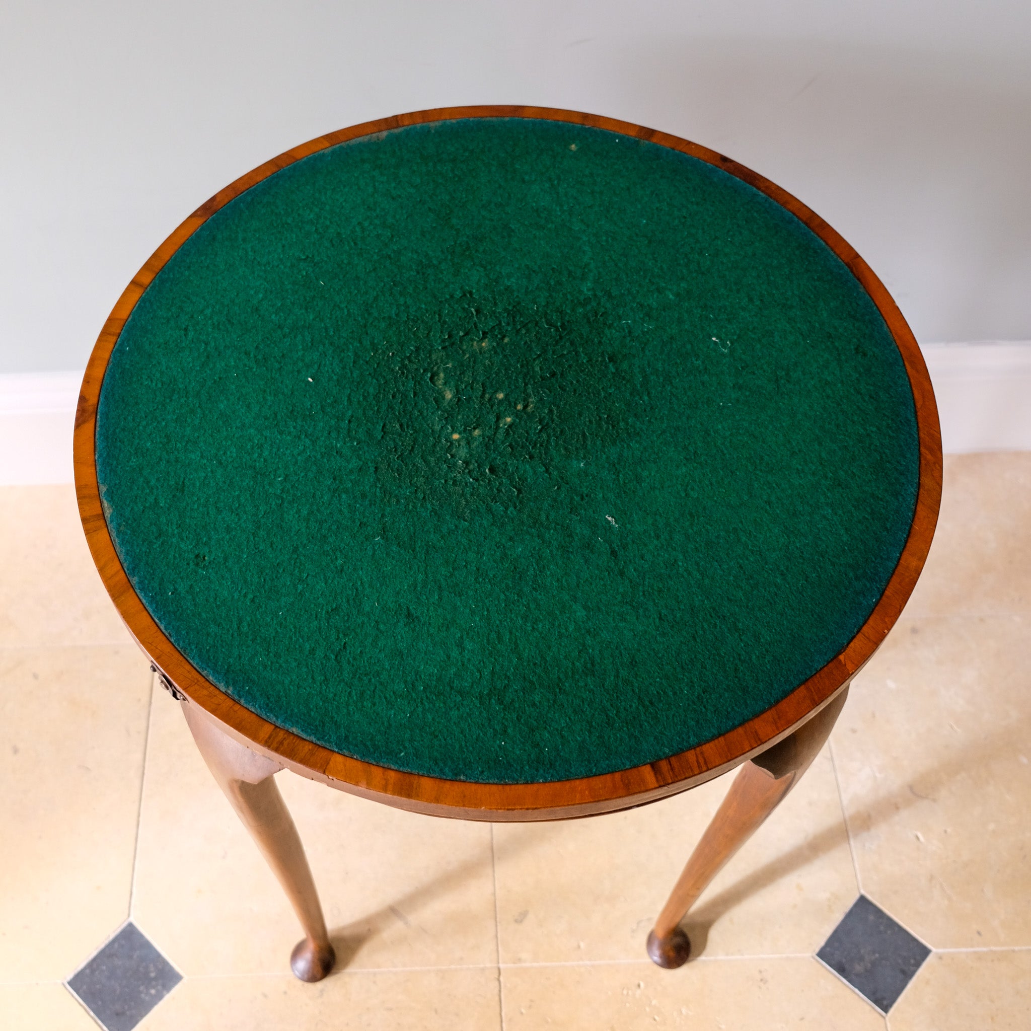 VICTORIAN SATINWOOD OCCASIONAL / LAMP TABLE