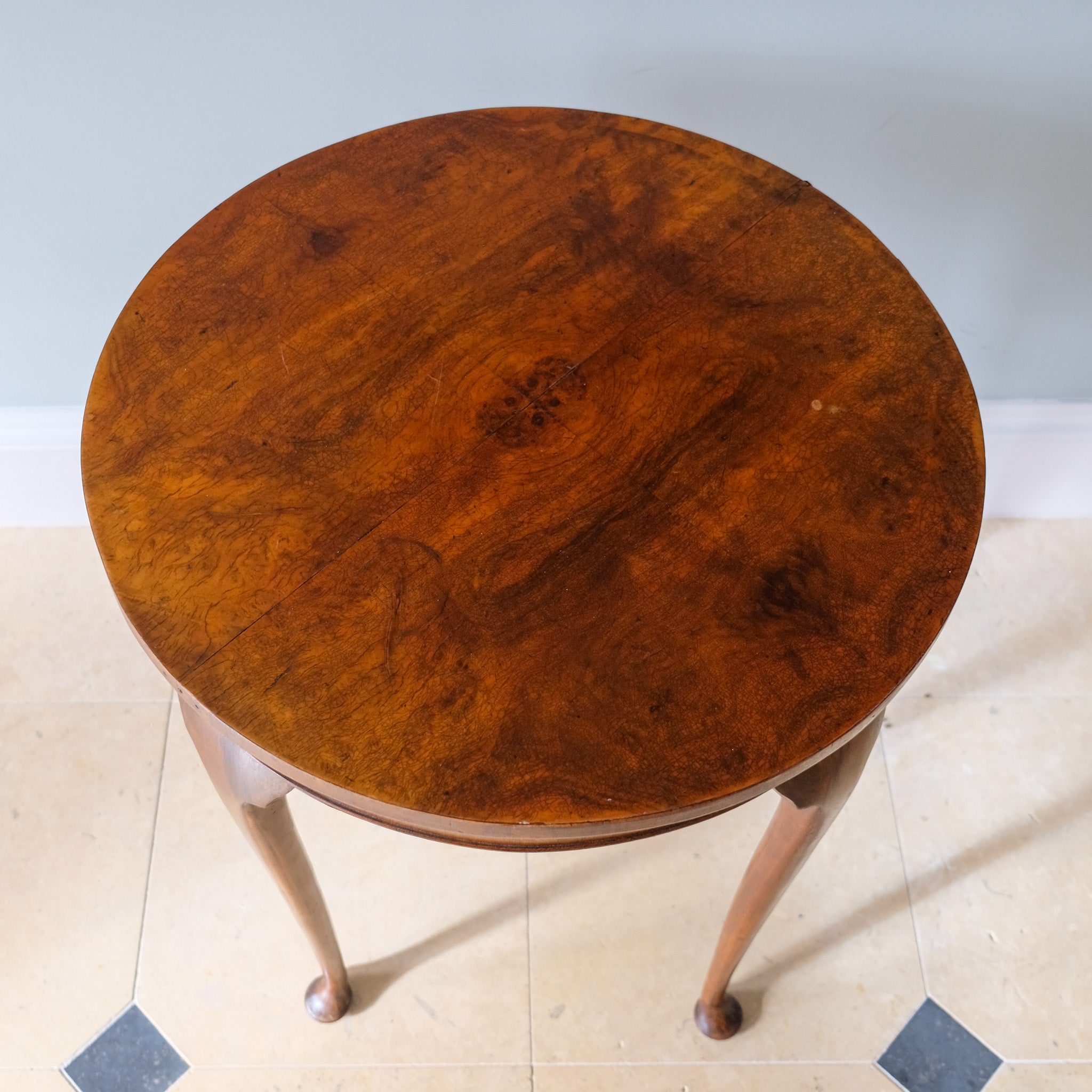 VICTORIAN SATINWOOD OCCASIONAL / LAMP TABLE