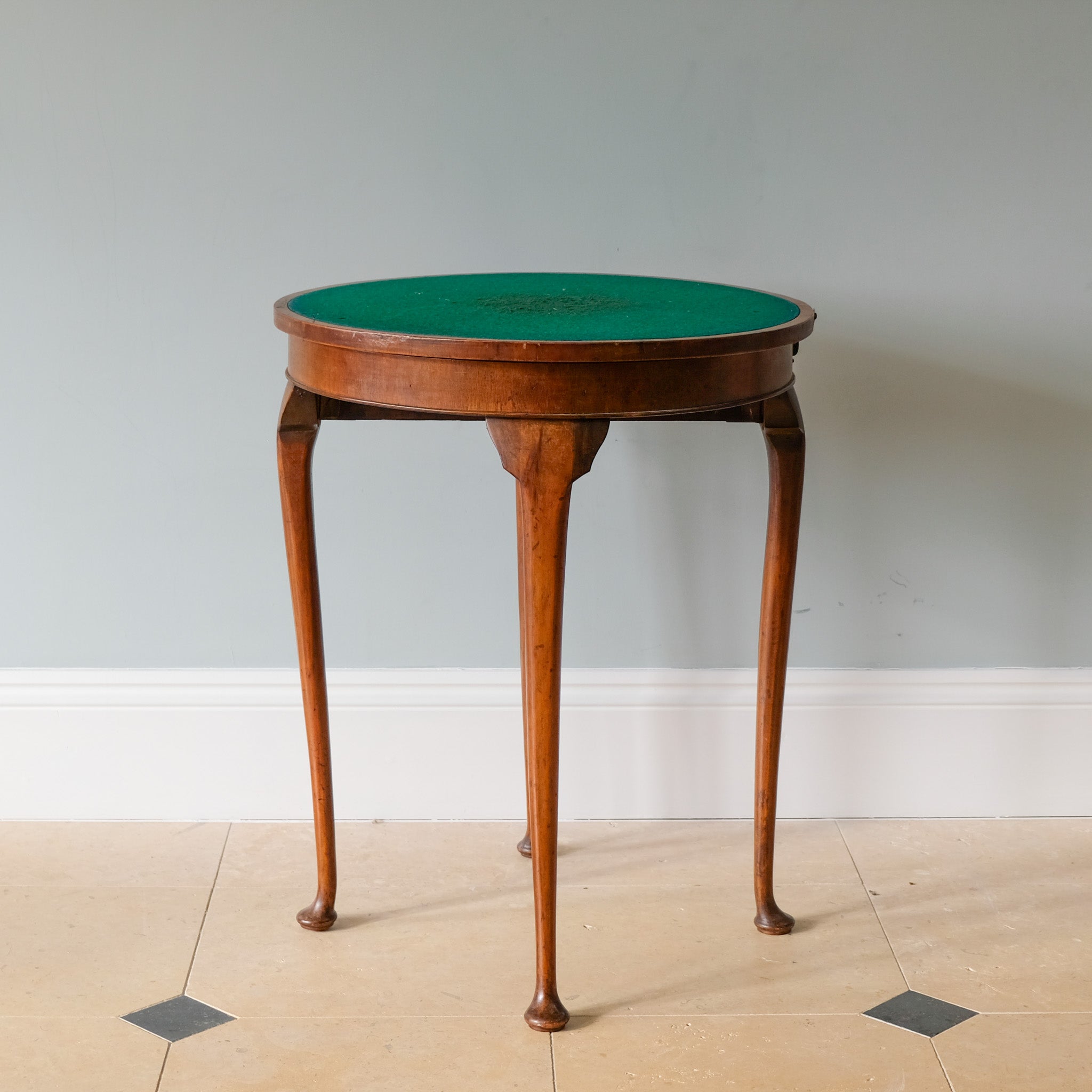 VICTORIAN SATINWOOD OCCASIONAL / LAMP TABLE