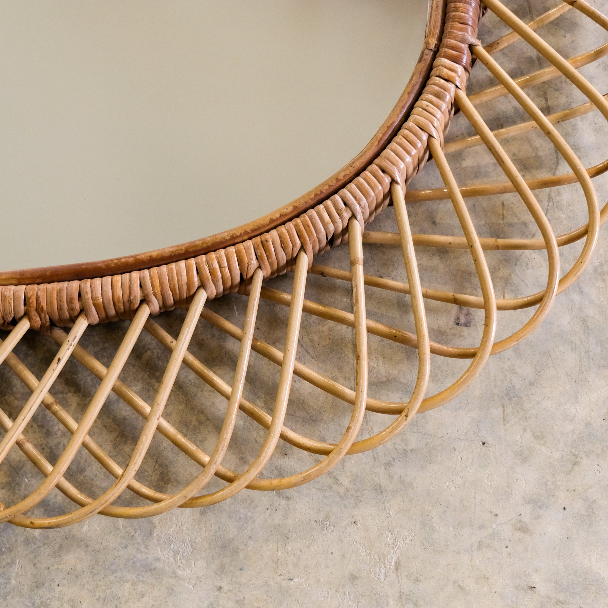 MID-CENTURY WALL MIRROR IN THE STYLE OF FRANCO ALBINI