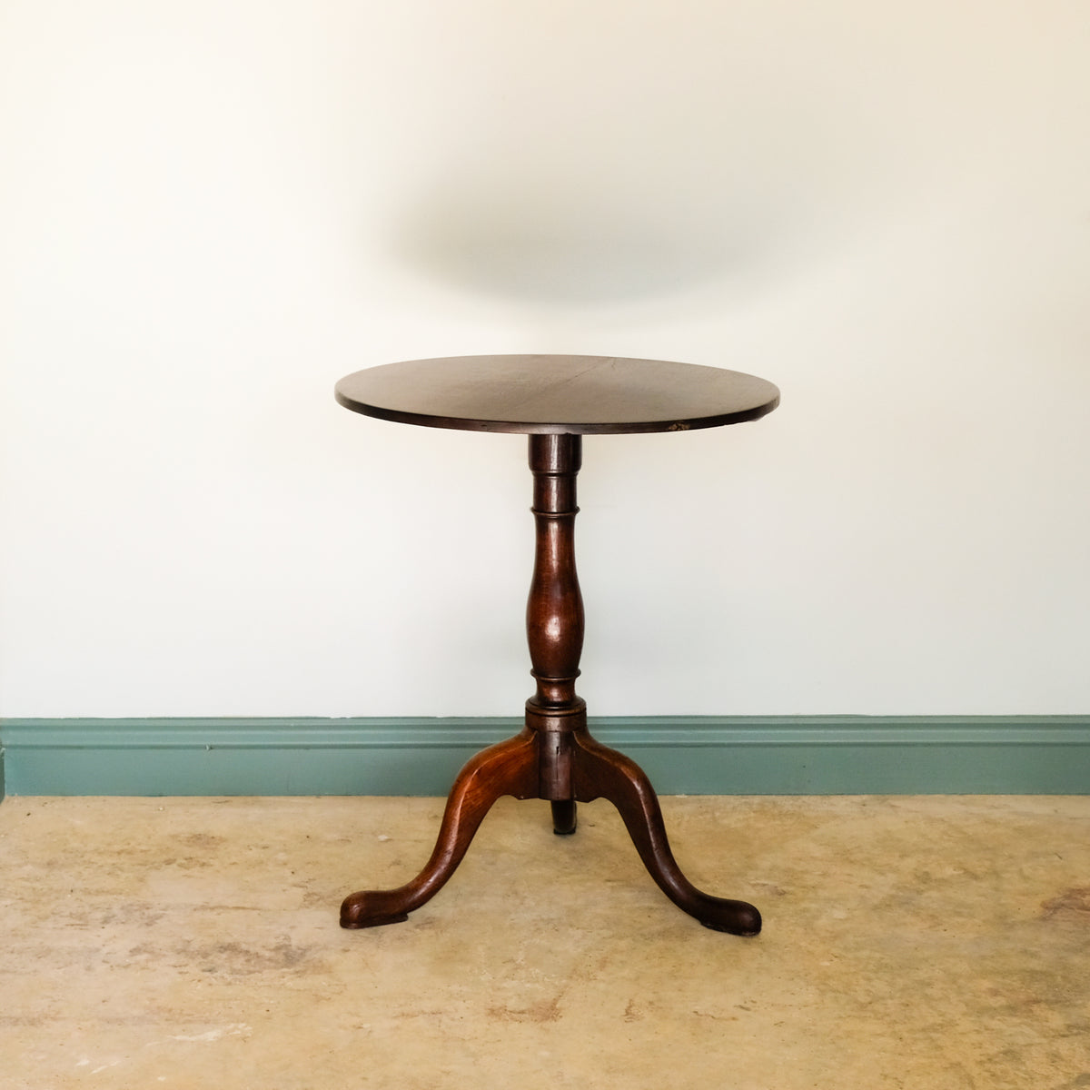Victorian Oak Circular Pedestal Table