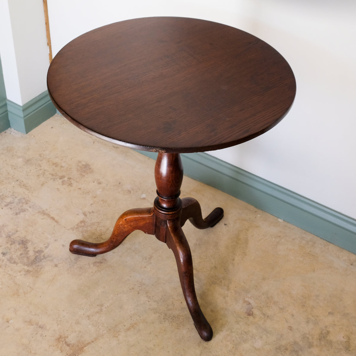 Victorian Oak Circular Pedestal Table