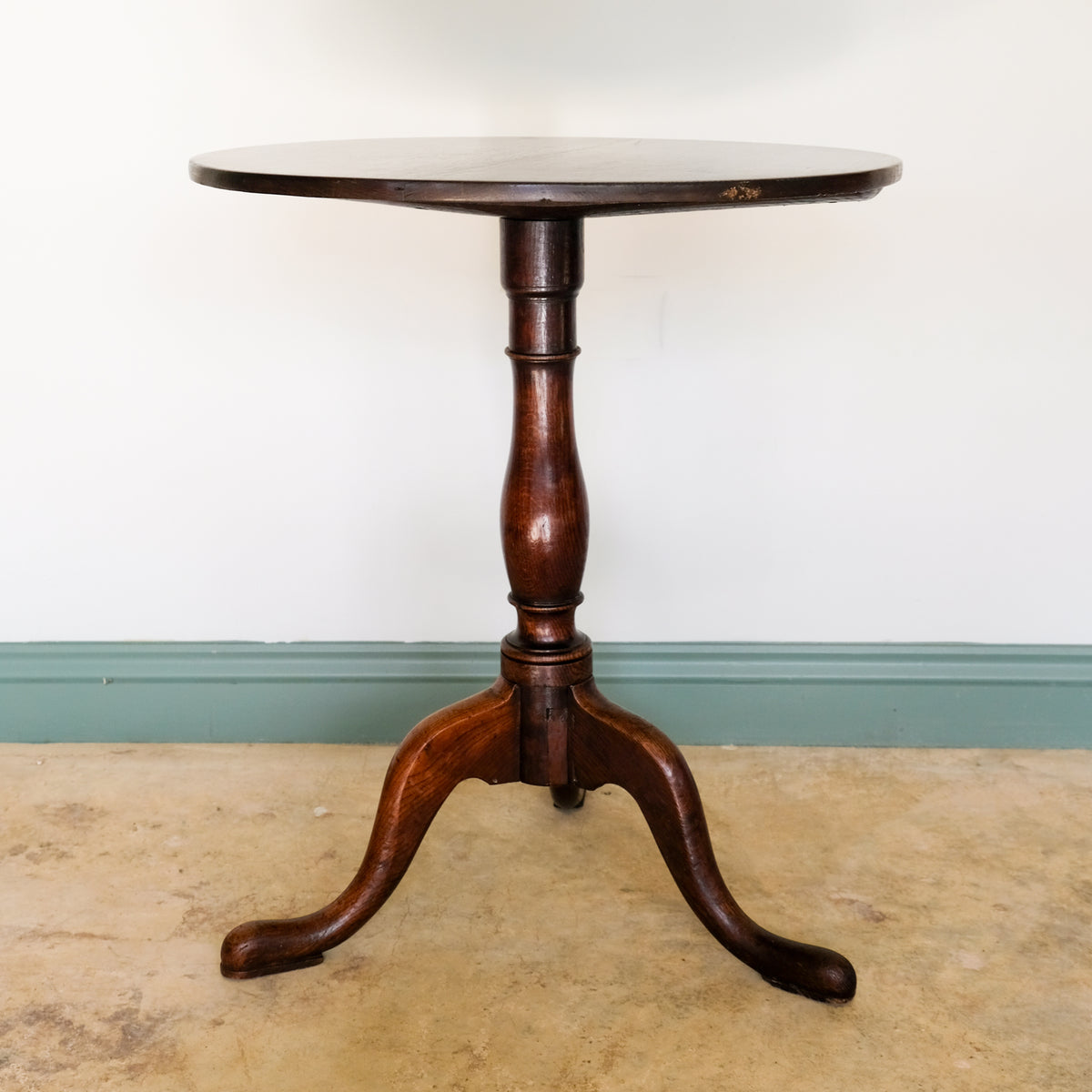 Victorian Oak Circular Pedestal Table