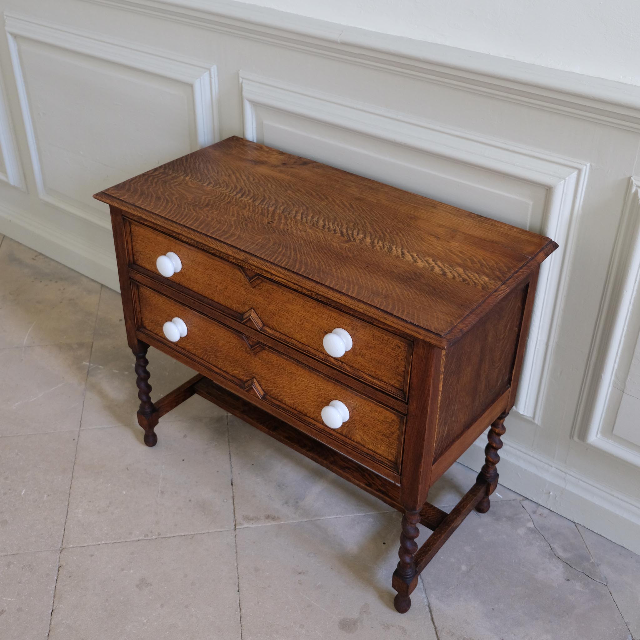ARTS AND CRAFTS OAK SIDEBOARD WITH DRAWERS