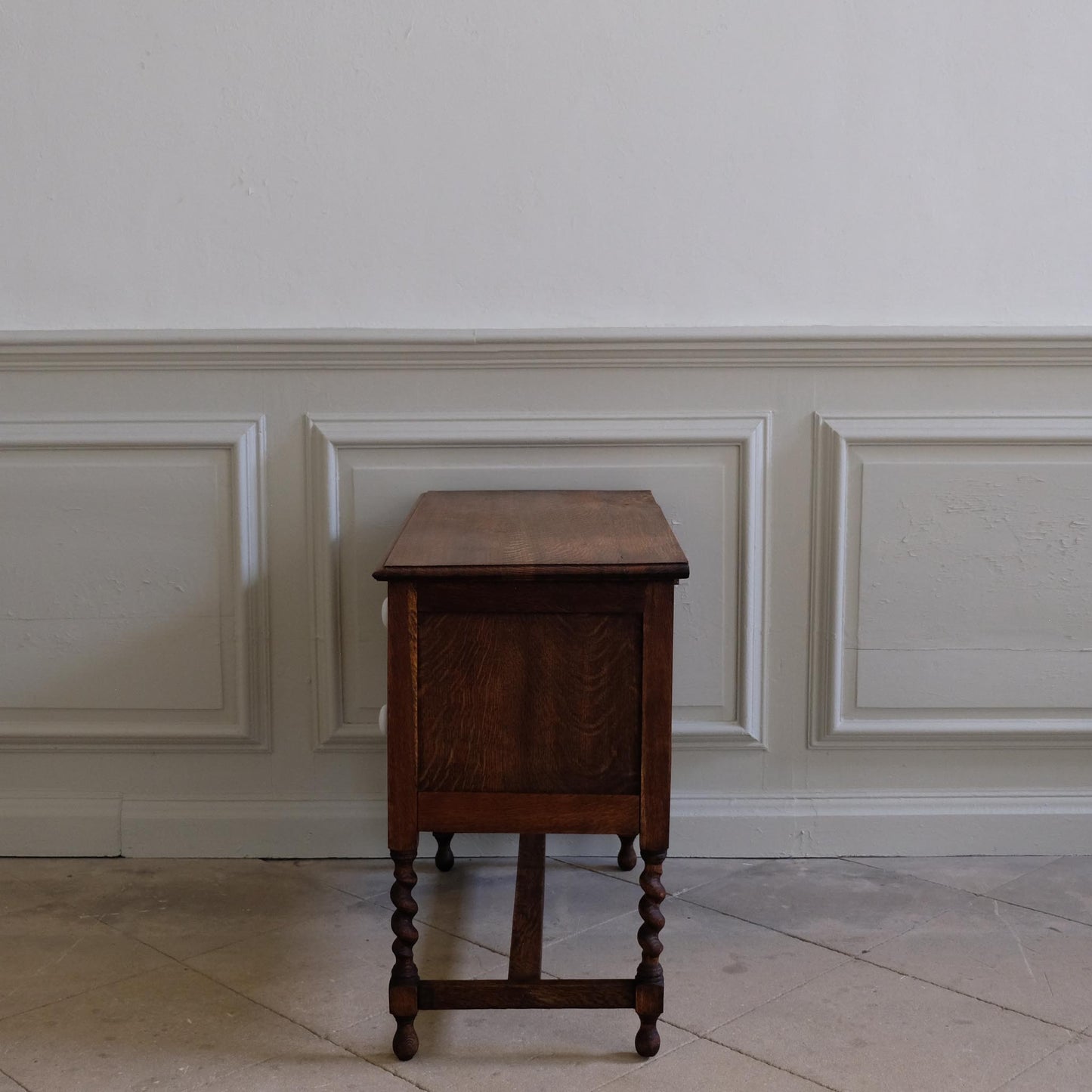 ARTS AND CRAFTS OAK SIDEBOARD WITH DRAWERS
