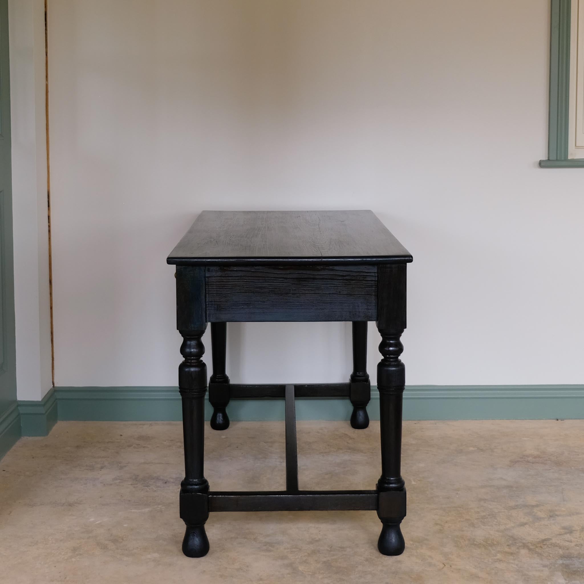 ARTS AND CRAFTS BLUE OAK DESK