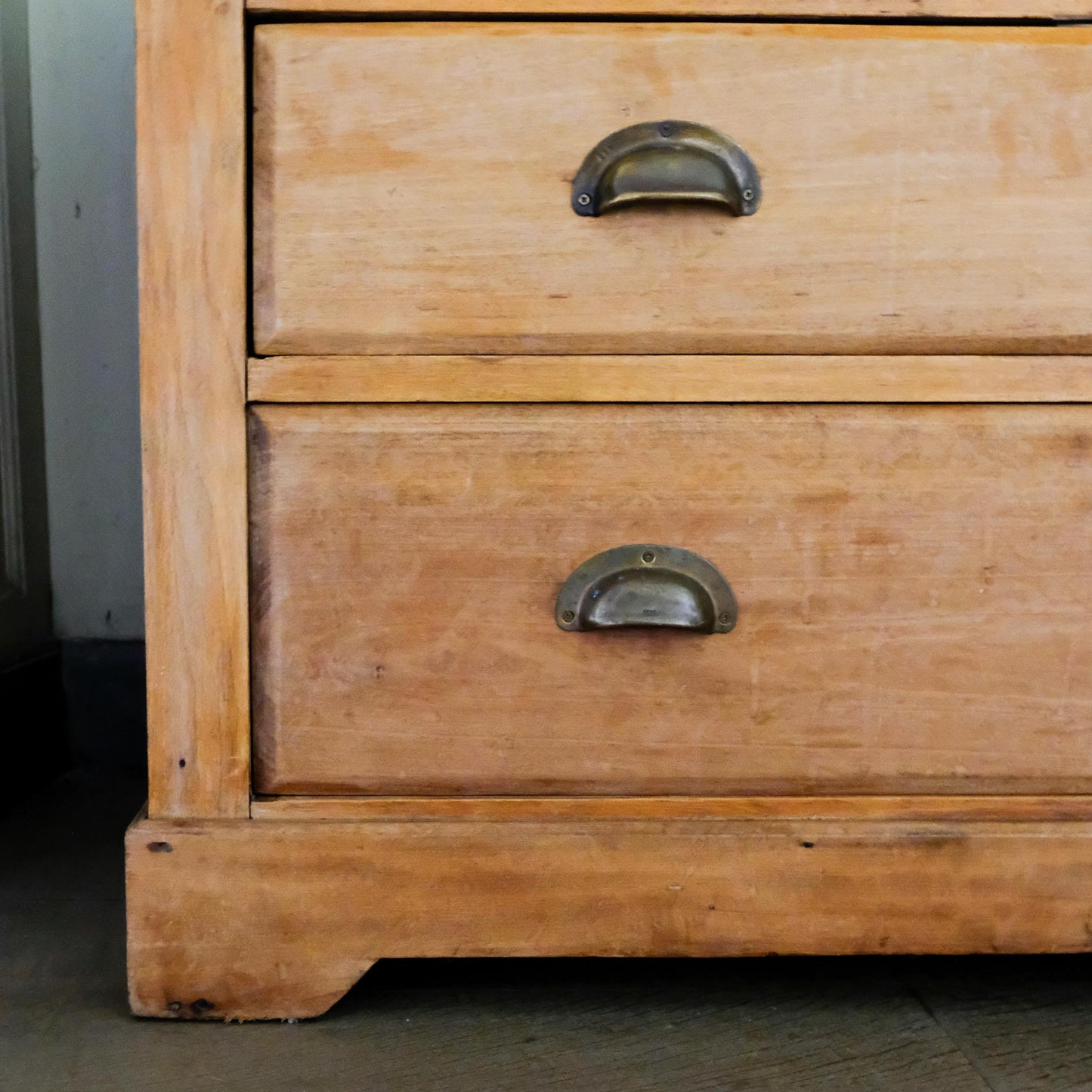 EDWARDIAN PINE CHEST OF DRAWERS