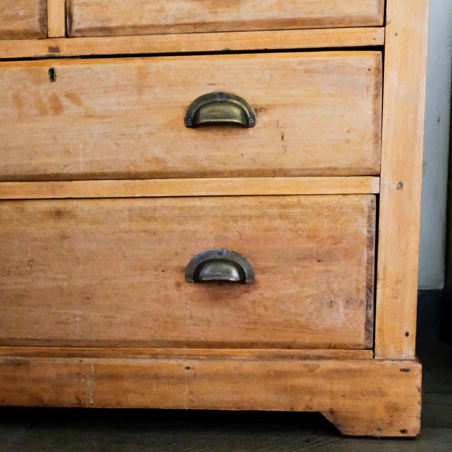 EDWARDIAN PINE CHEST OF DRAWERS