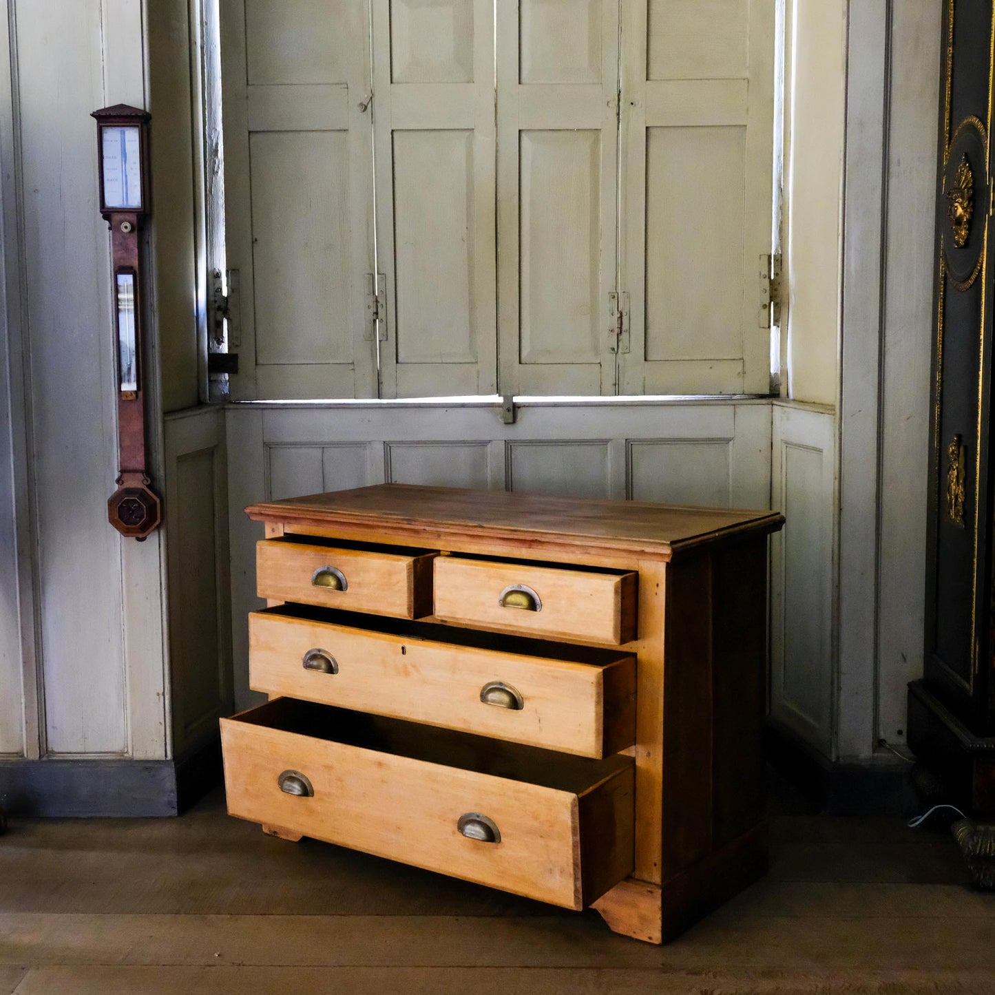 EDWARDIAN PINE CHEST OF DRAWERS