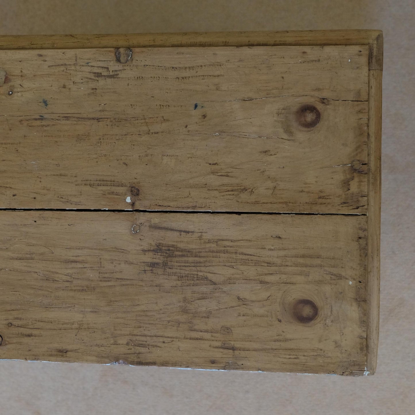 VICTORIAN PINE CHEST OF DRAWERS