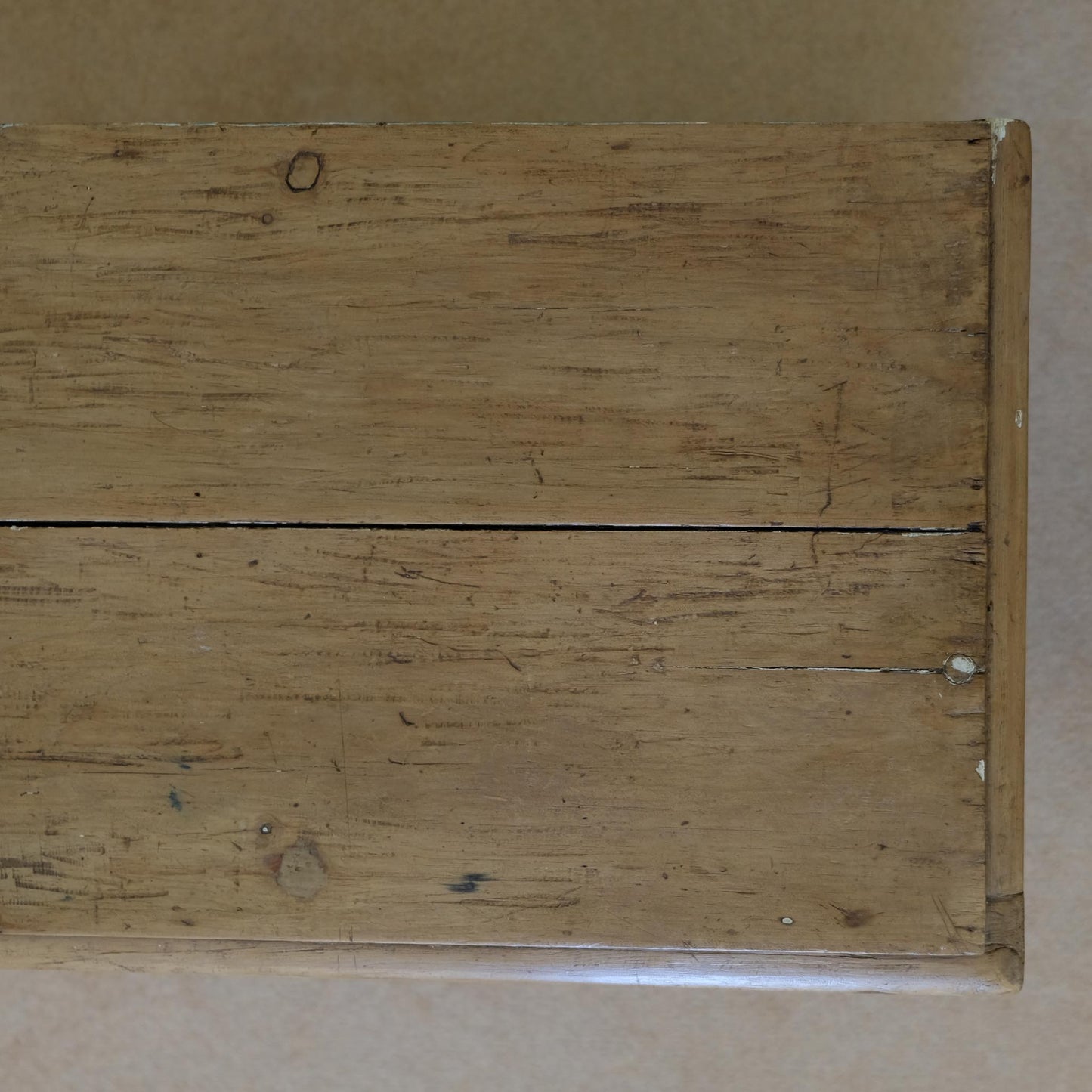 VICTORIAN PINE CHEST OF DRAWERS