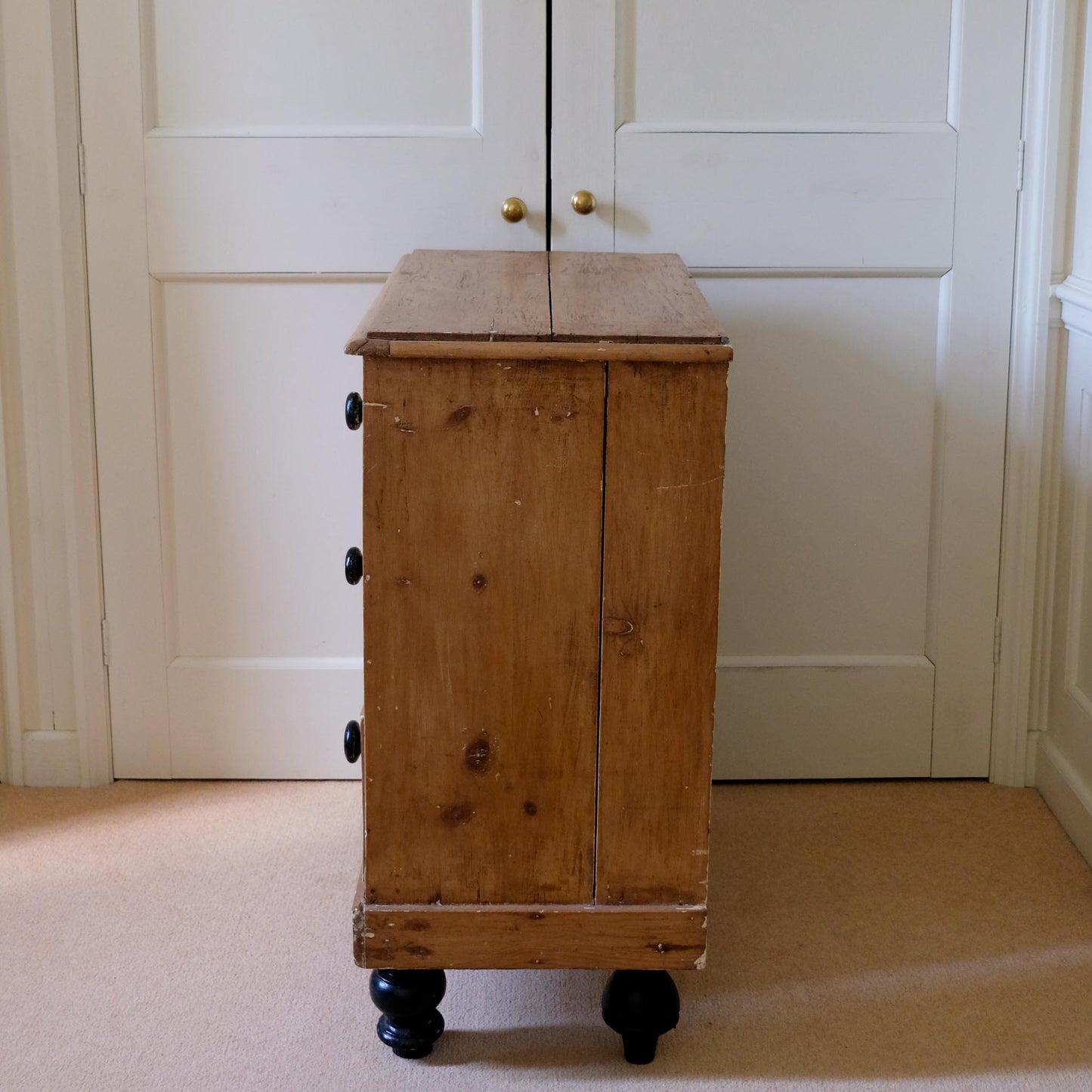VICTORIAN PINE CHEST OF DRAWERS