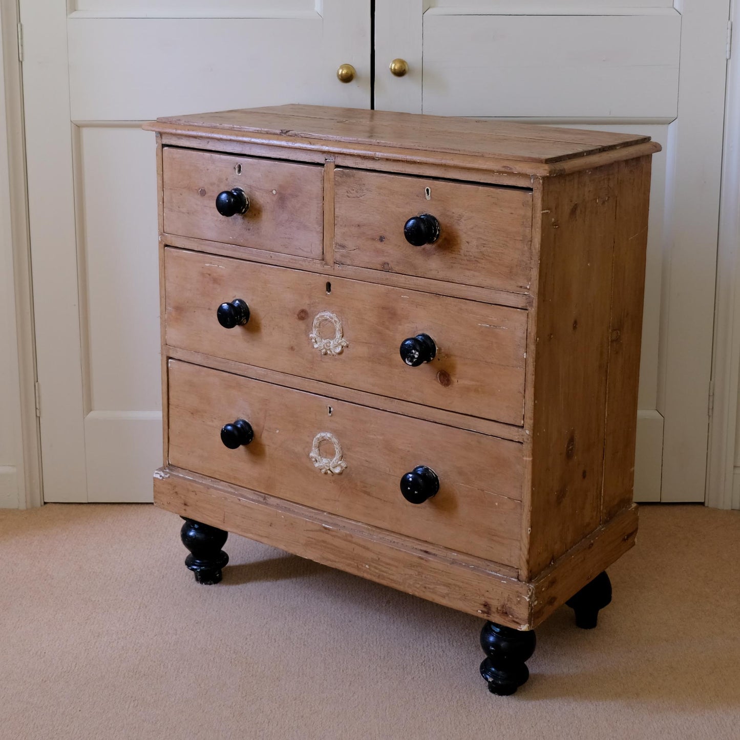 VICTORIAN PINE CHEST OF DRAWERS