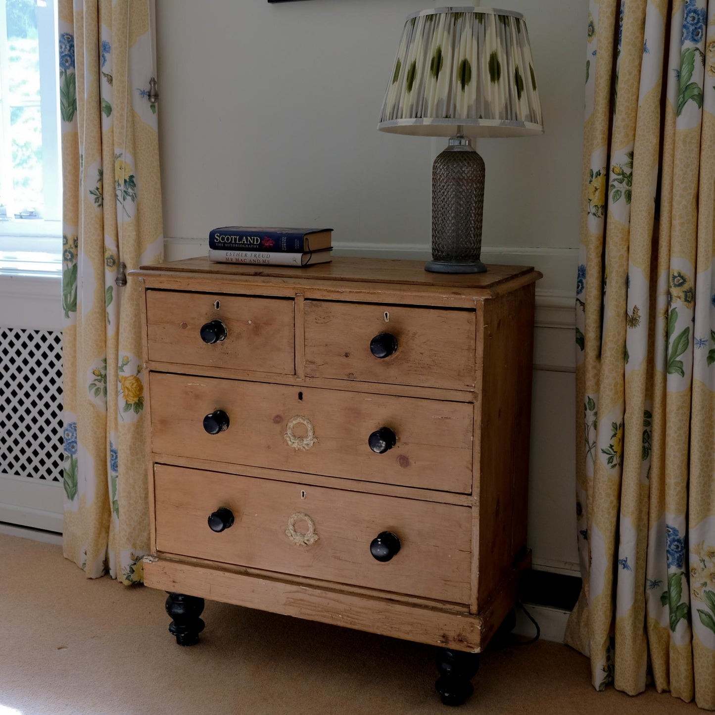 VICTORIAN PINE CHEST OF DRAWERS