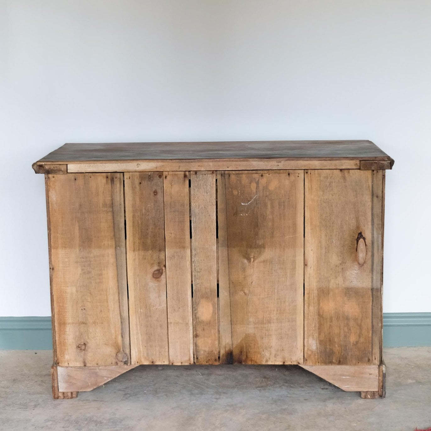 EDWARDIAN PINE CHEST OF DRAWERS WITH BRASS HANDLES