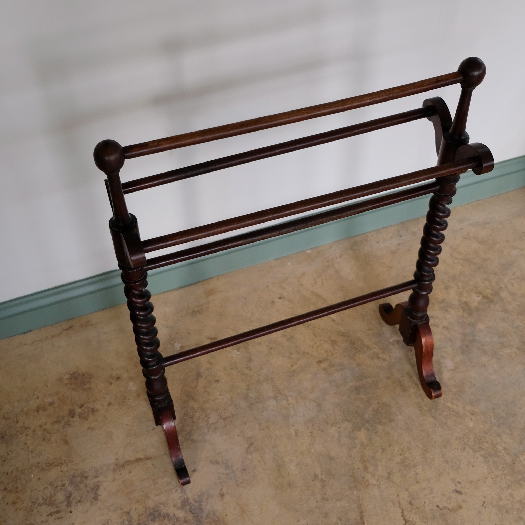LARGE VICTORIAN MAHOGANY TOWEL RAIL