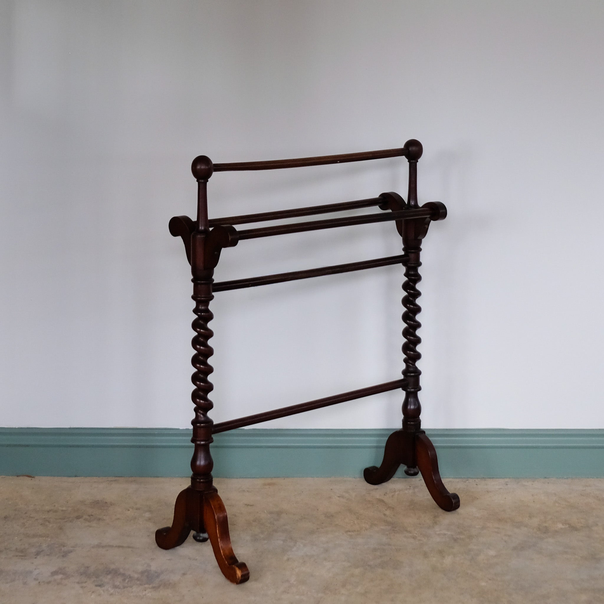 LARGE VICTORIAN MAHOGANY TOWEL RAIL