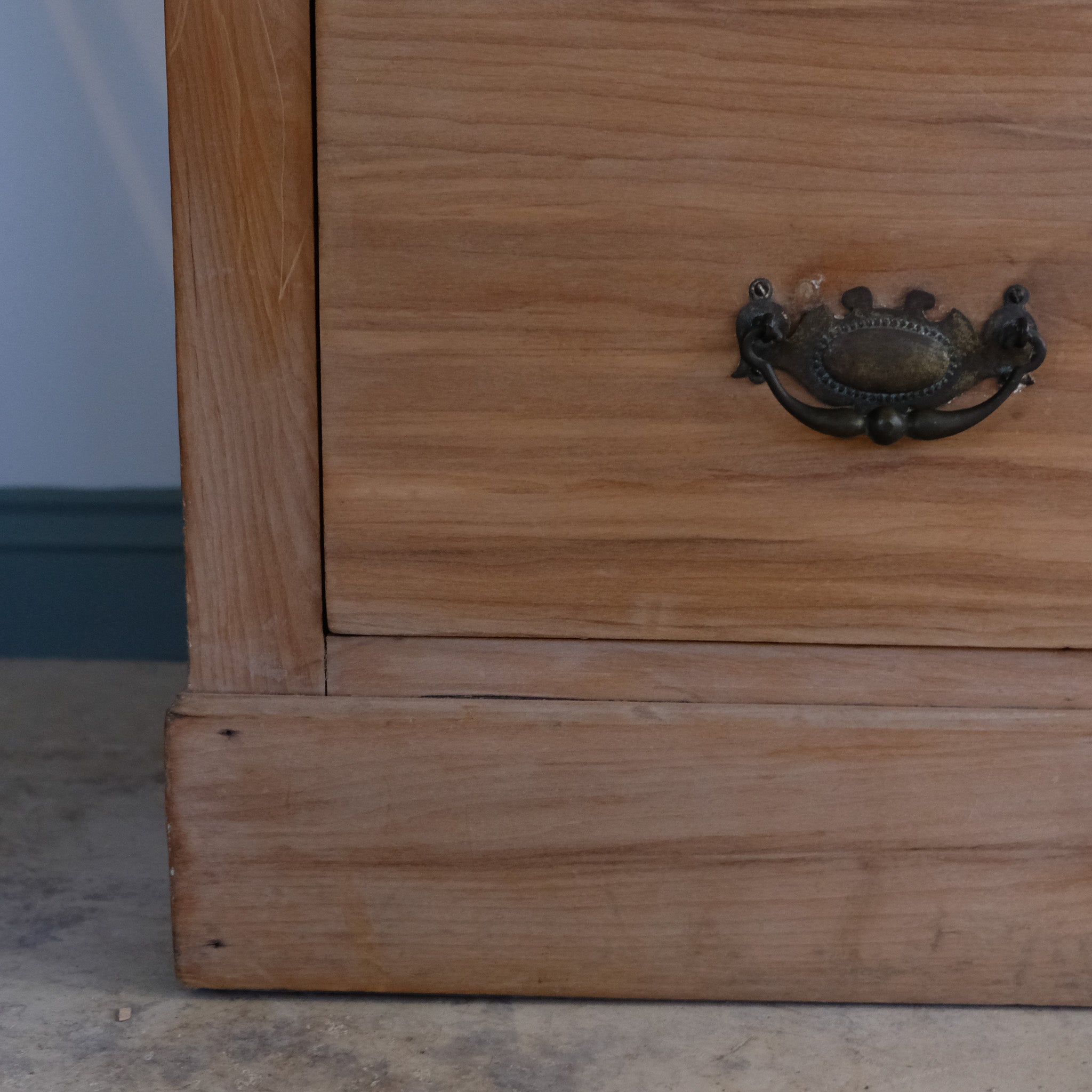 EDWARDIAN PINE CHEST OF DRAWERS