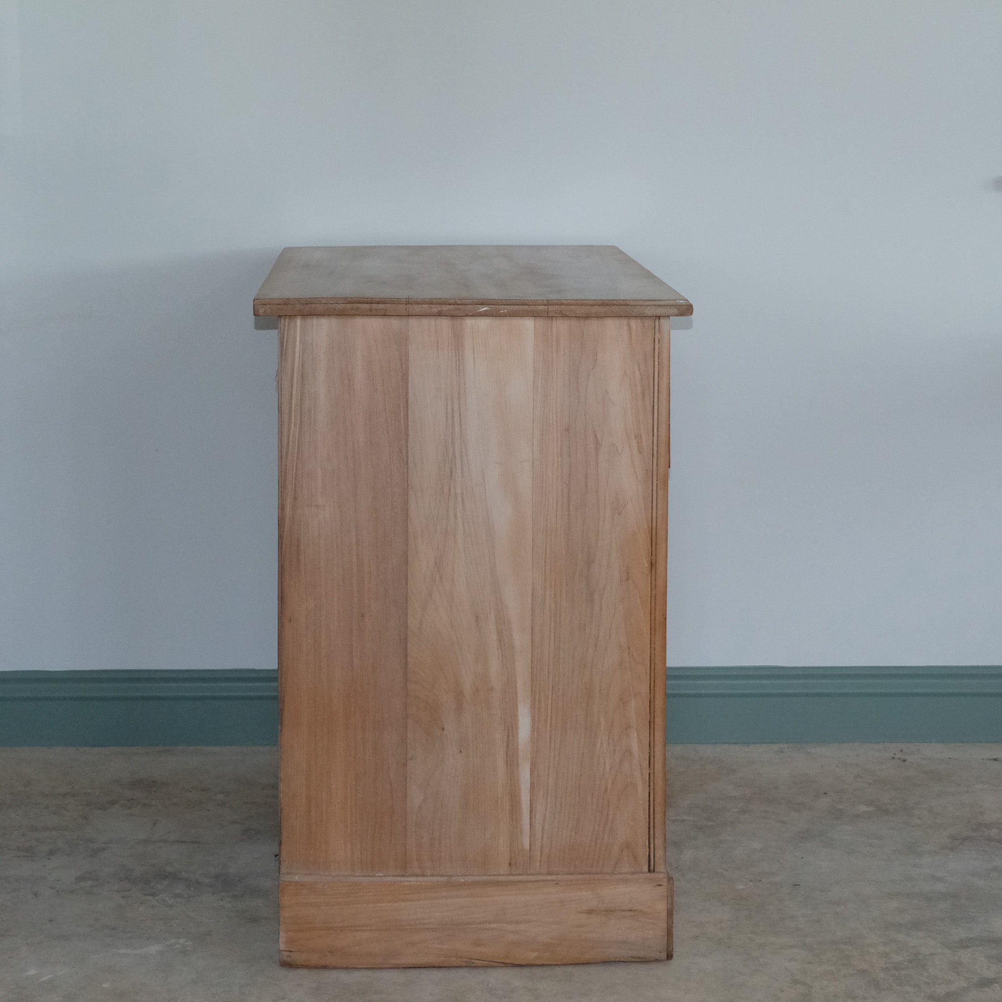 EDWARDIAN PINE CHEST OF DRAWERS