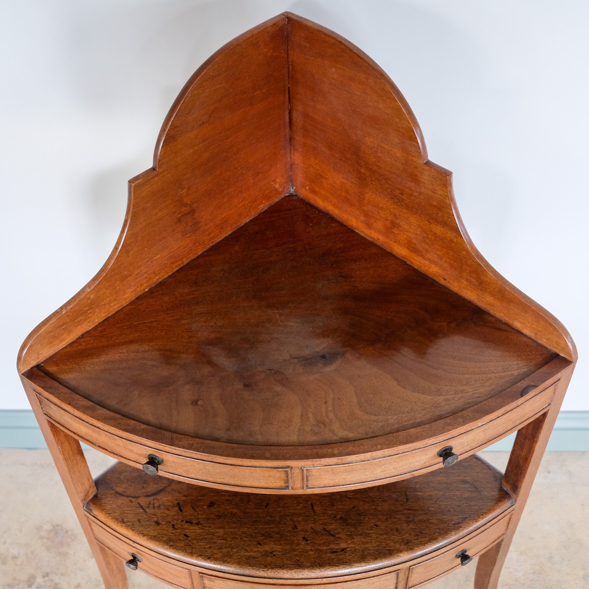 GEORGE III MAHOGANY CORNER WASHSTAND