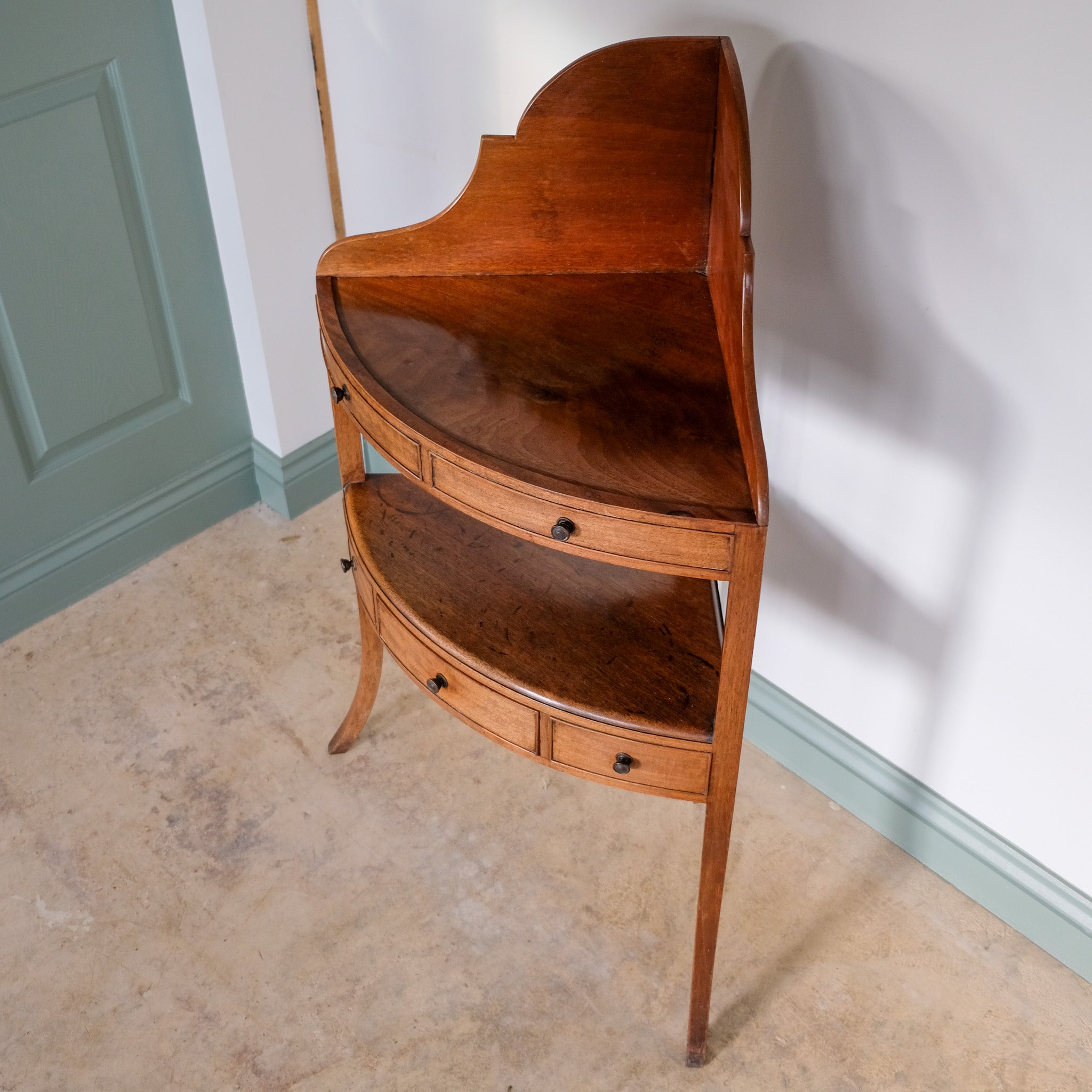 GEORGE III MAHOGANY CORNER WASHSTAND