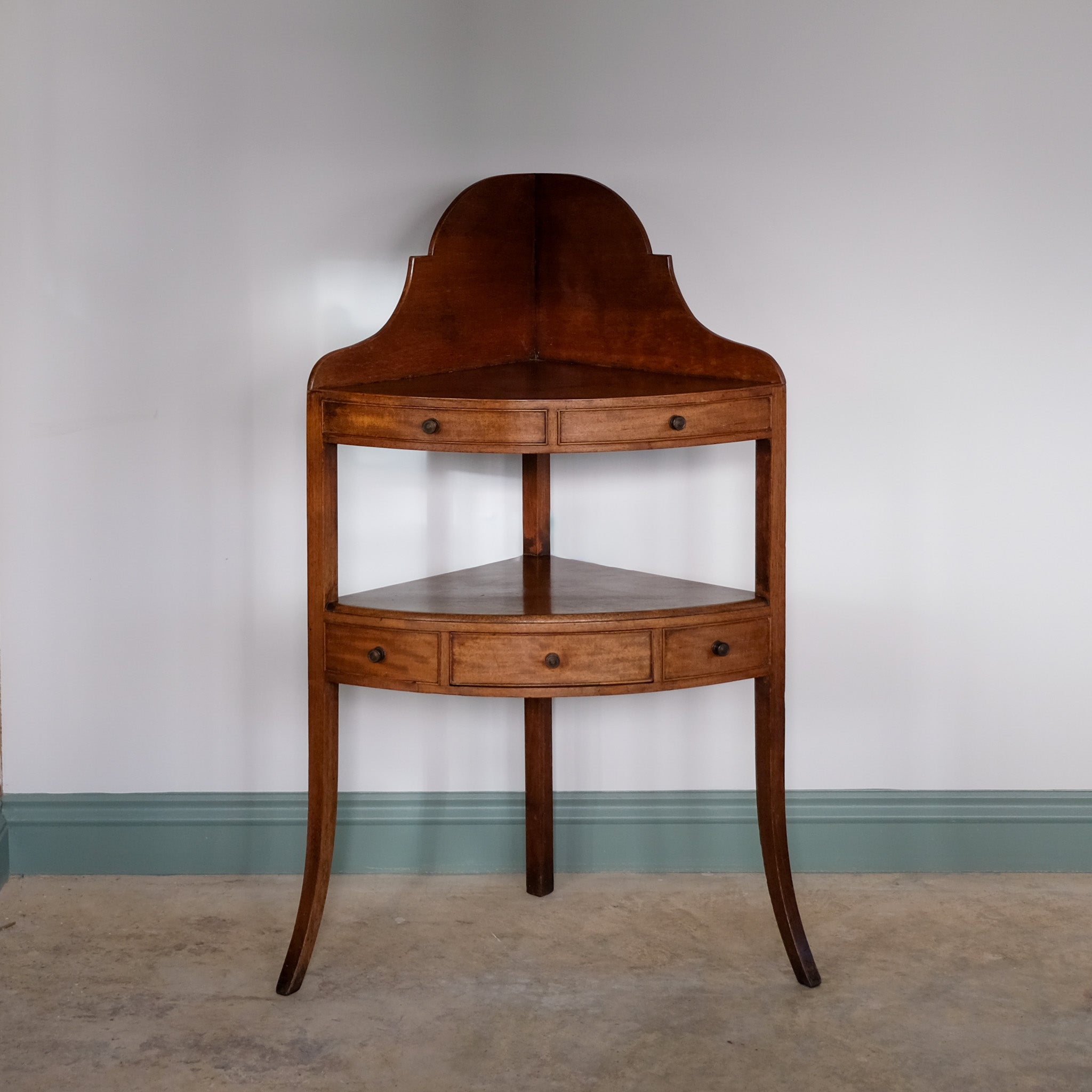 GEORGE III MAHOGANY CORNER WASHSTAND