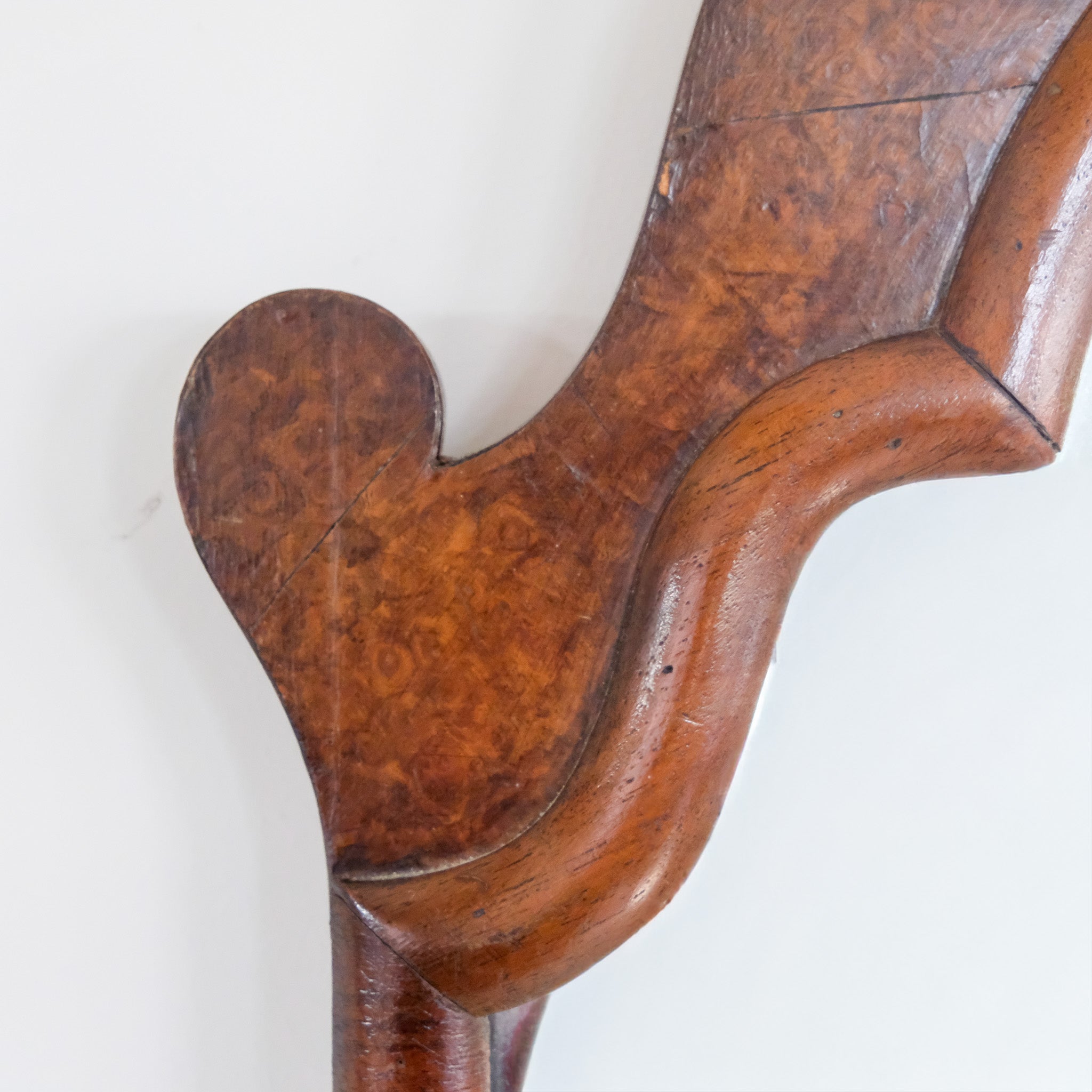 GEORGIAN BURR WALNUT MIRROR