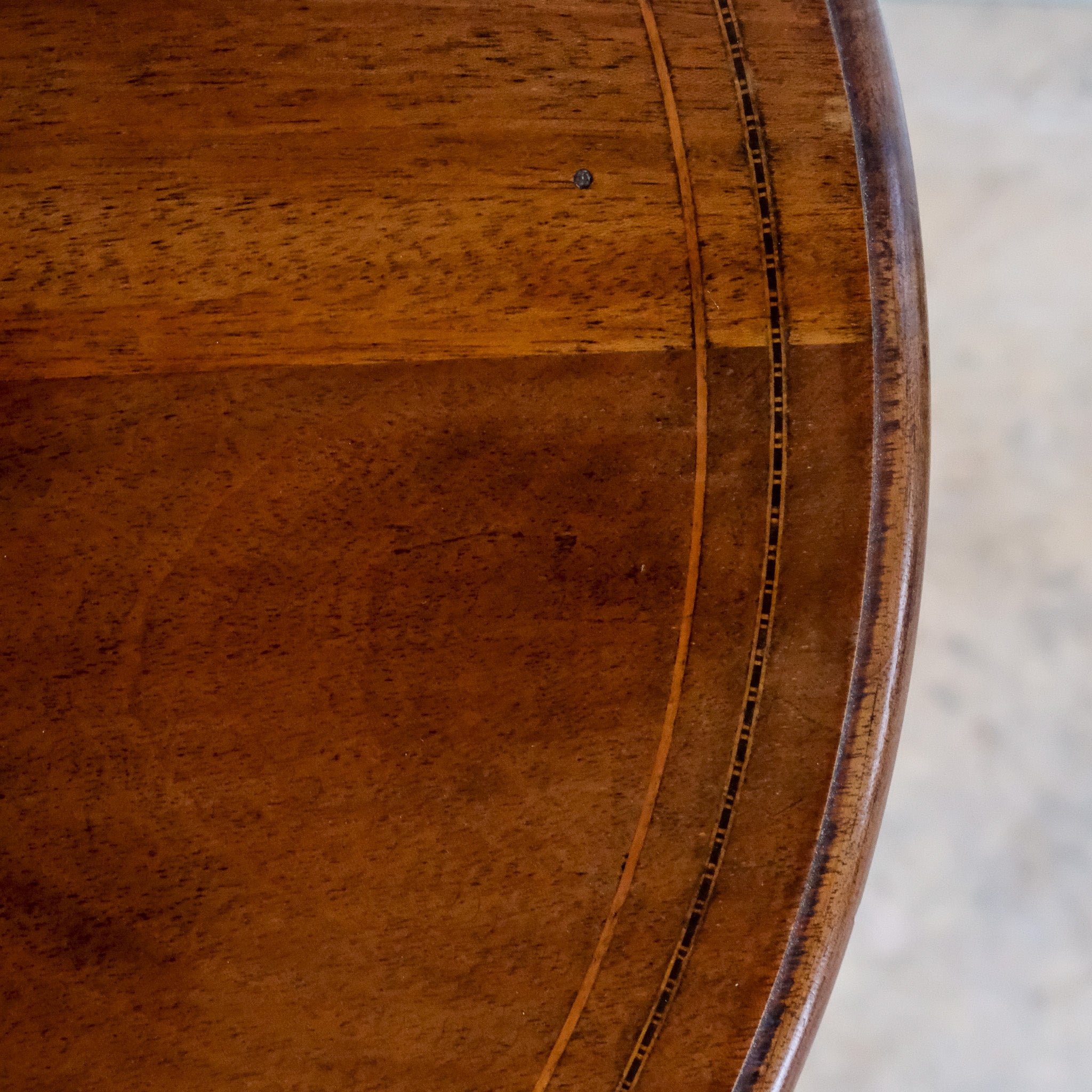 EDWARDIAN MAHOGANY AND LINE INLAID OCCASSIONAL TABLE