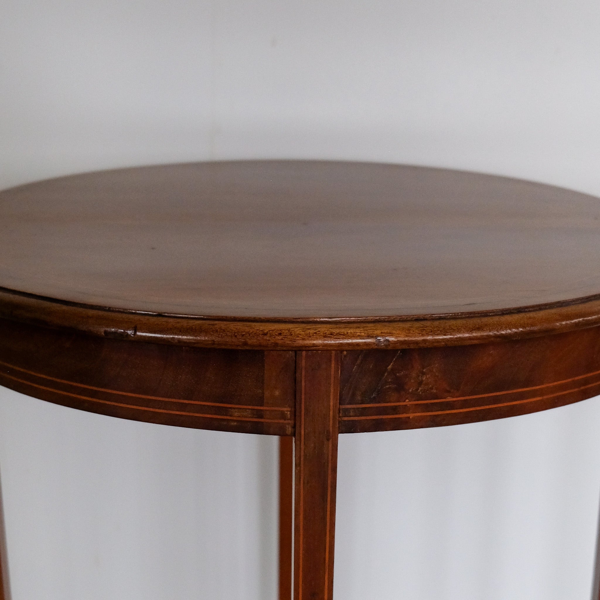 EDWARDIAN MAHOGANY AND LINE INLAID OCCASSIONAL TABLE
