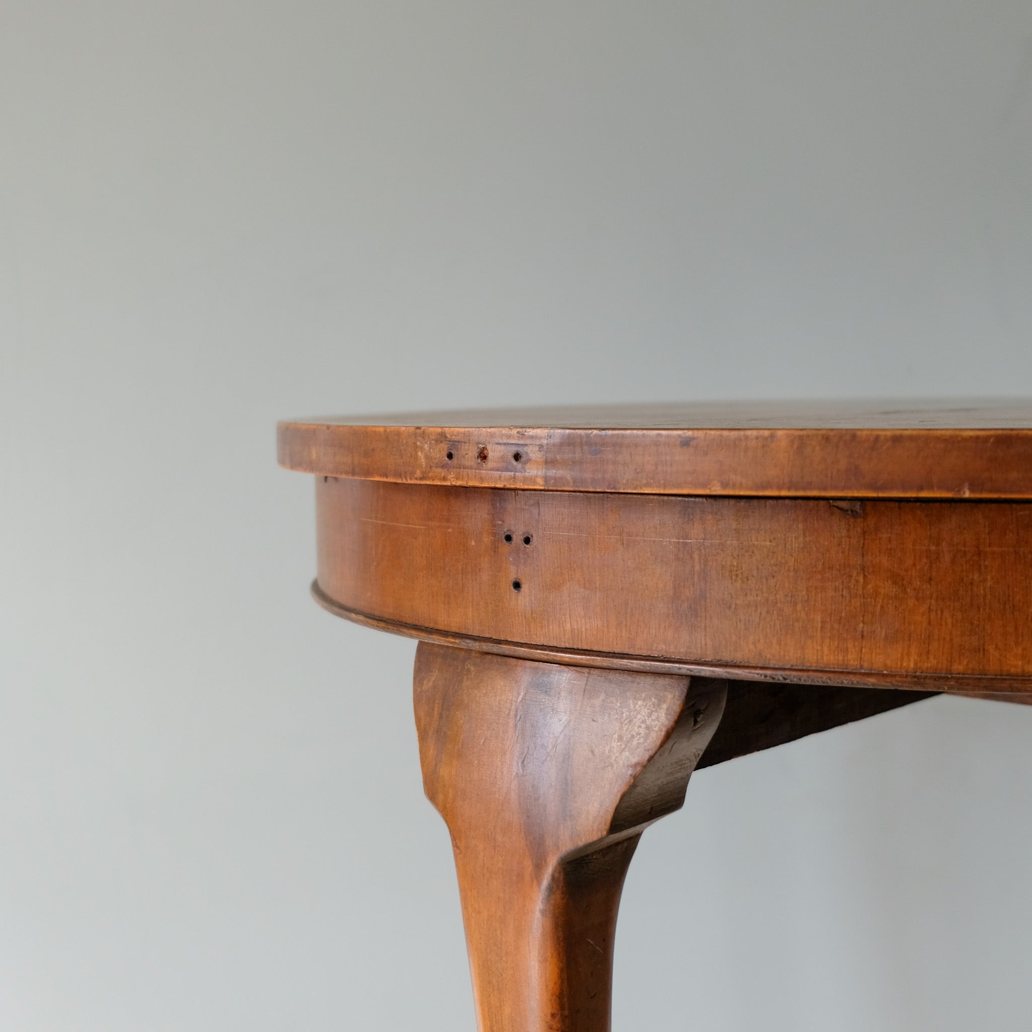 VICTORIAN SATINWOOD OCCASIONAL / LAMP TABLE