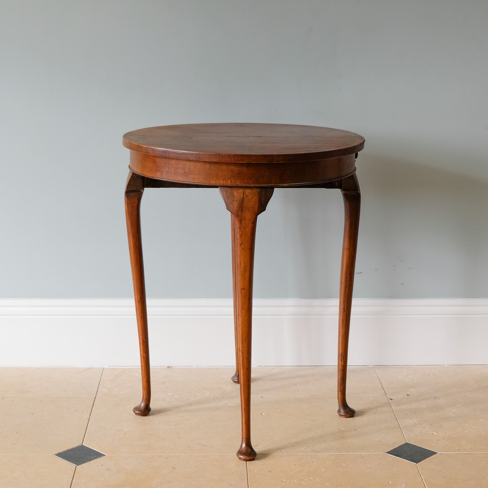 VICTORIAN SATINWOOD OCCASIONAL / LAMP TABLE
