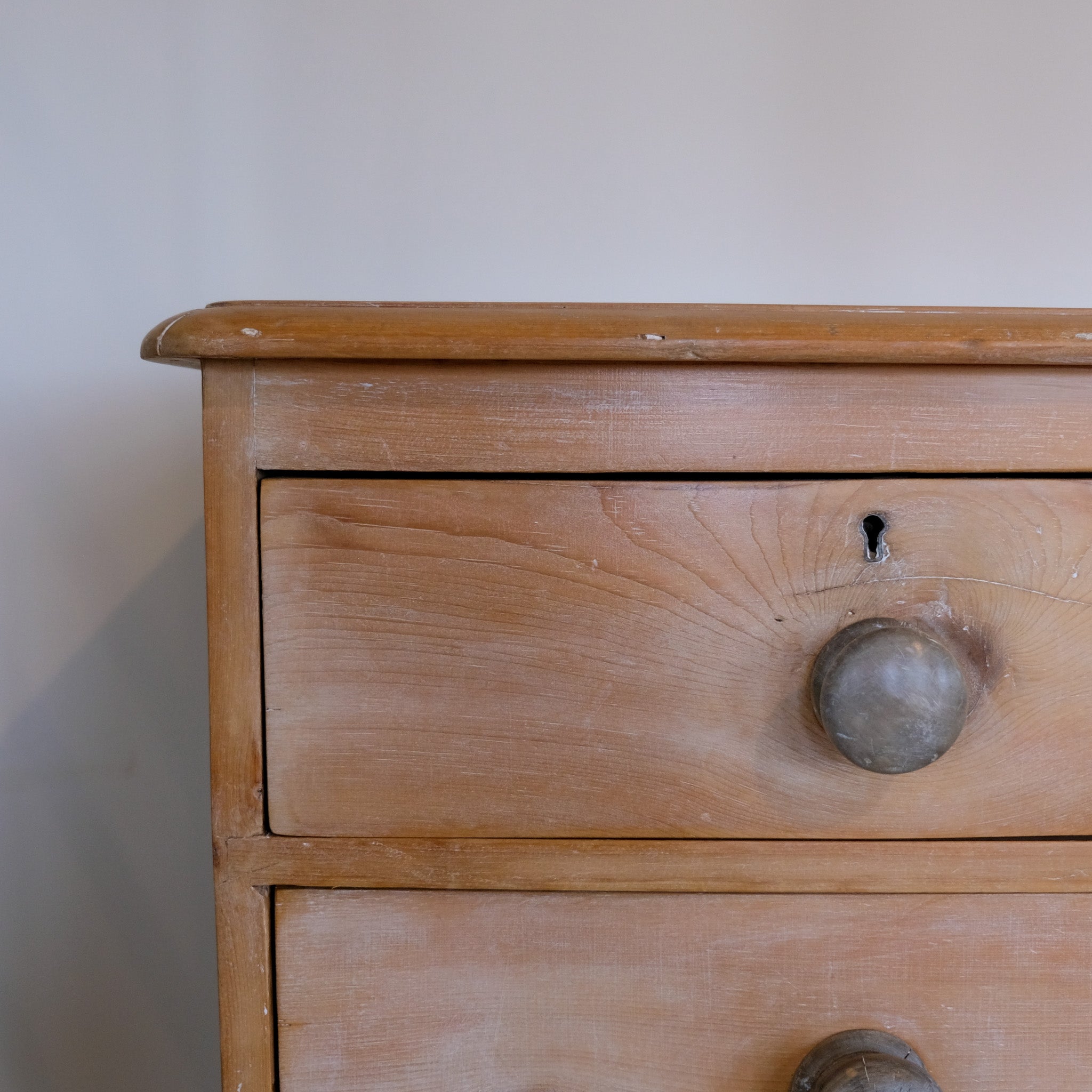 VICTORIAN PINE CHEST OF DRAWERS