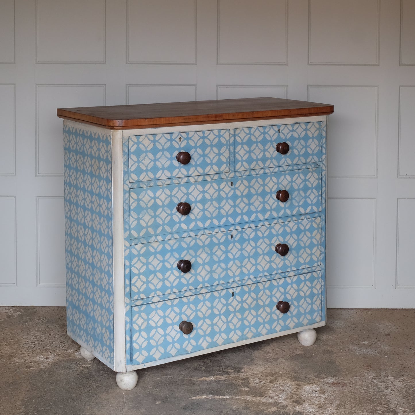 19TH CENTURY GEOMETRIC PAINTED CHEST OF DRAWERS