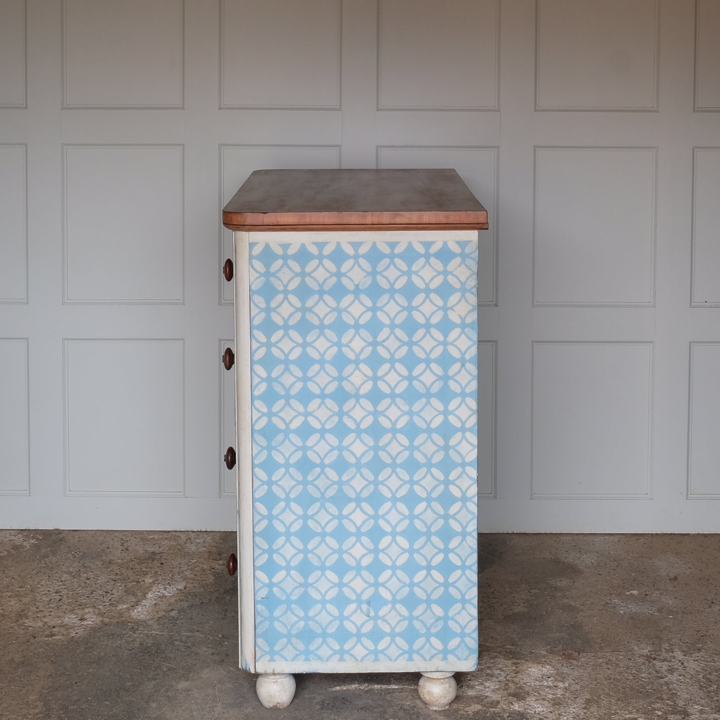 19TH CENTURY GEOMETRIC PAINTED CHEST OF DRAWERS