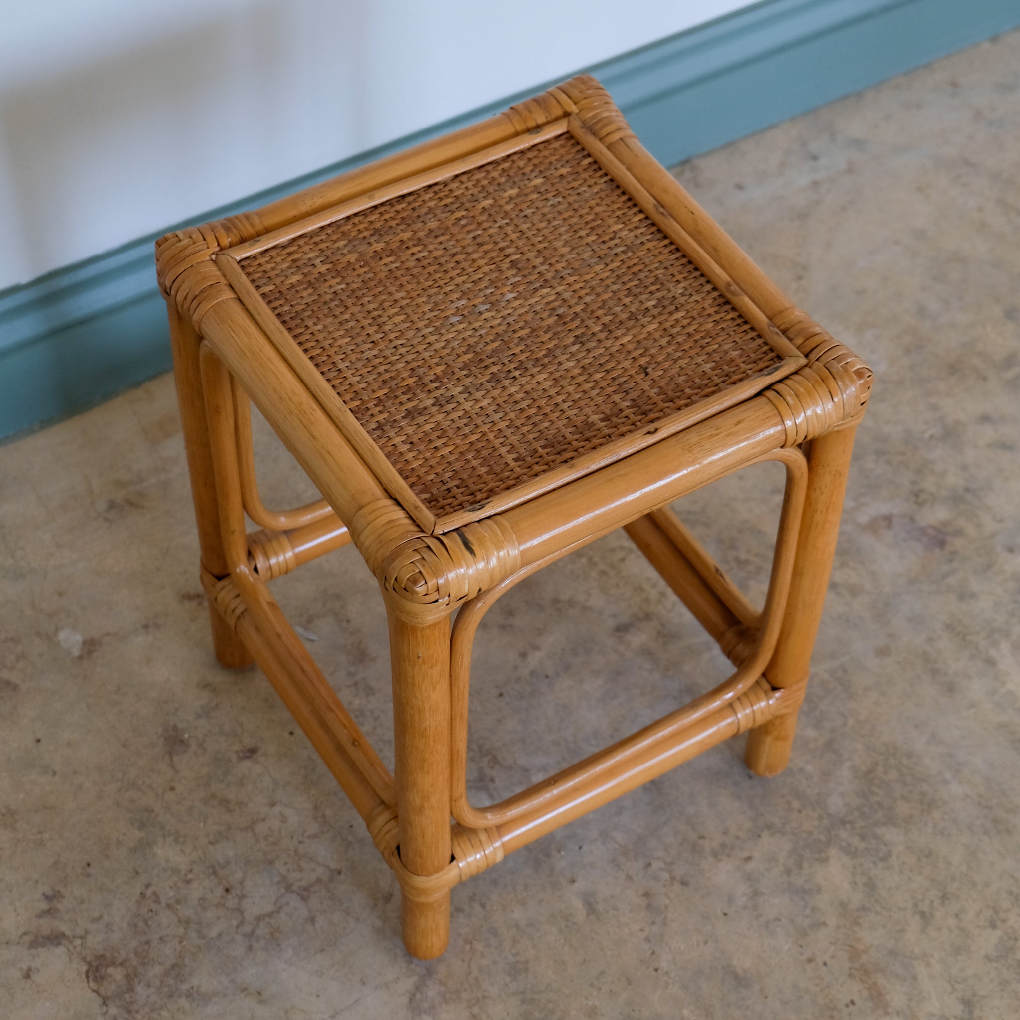 SMALL BAMBOO SIDE TABLE WITH WICKER TOP