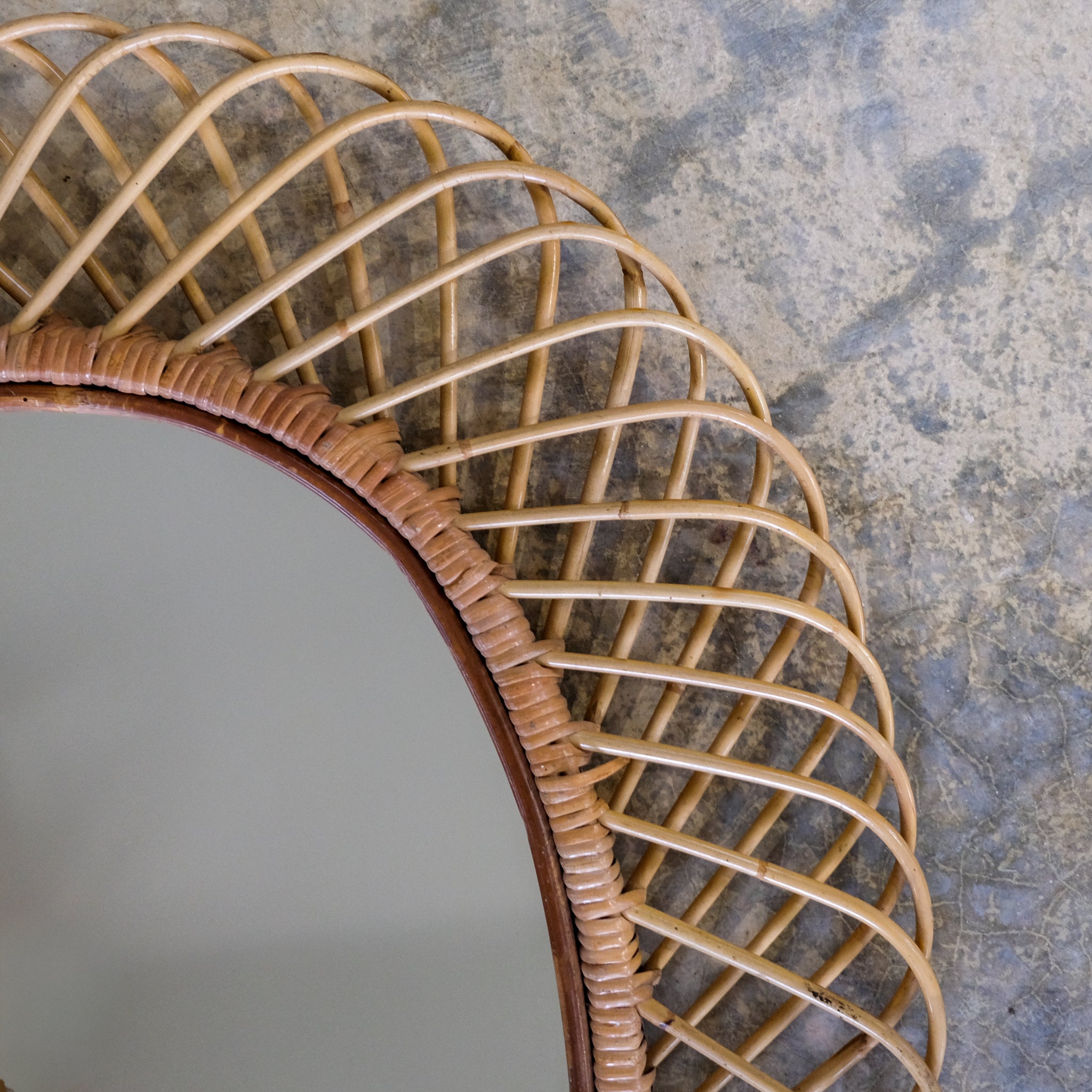 MID-CENTURY WALL MIRROR IN THE STYLE OF FRANCO ALBINI