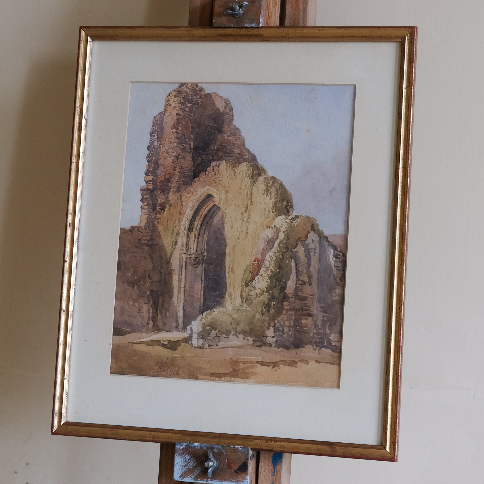 RUINS WITH AN ARCHWAY