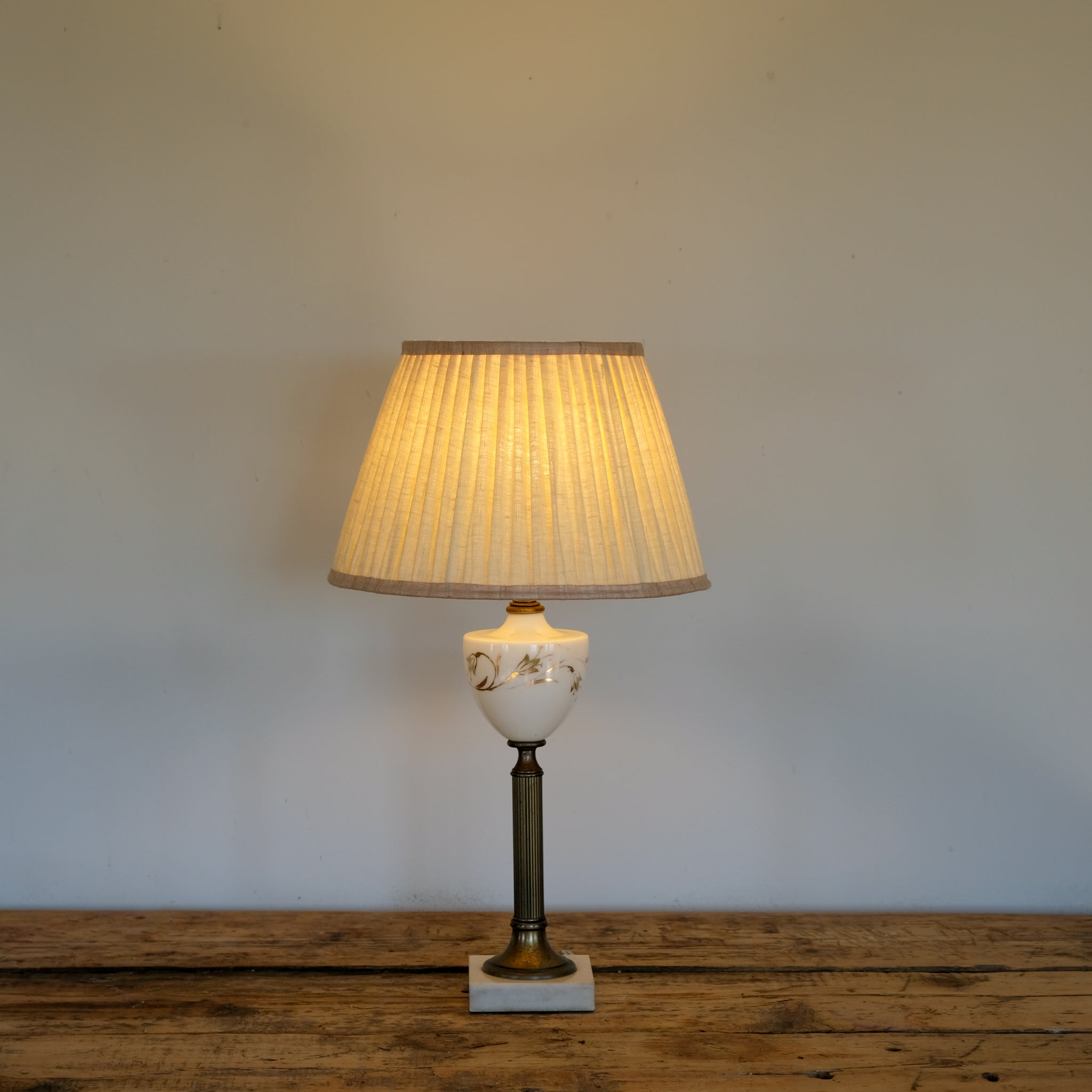 Elegant Brass Table Lamp with Reeded Brass Column