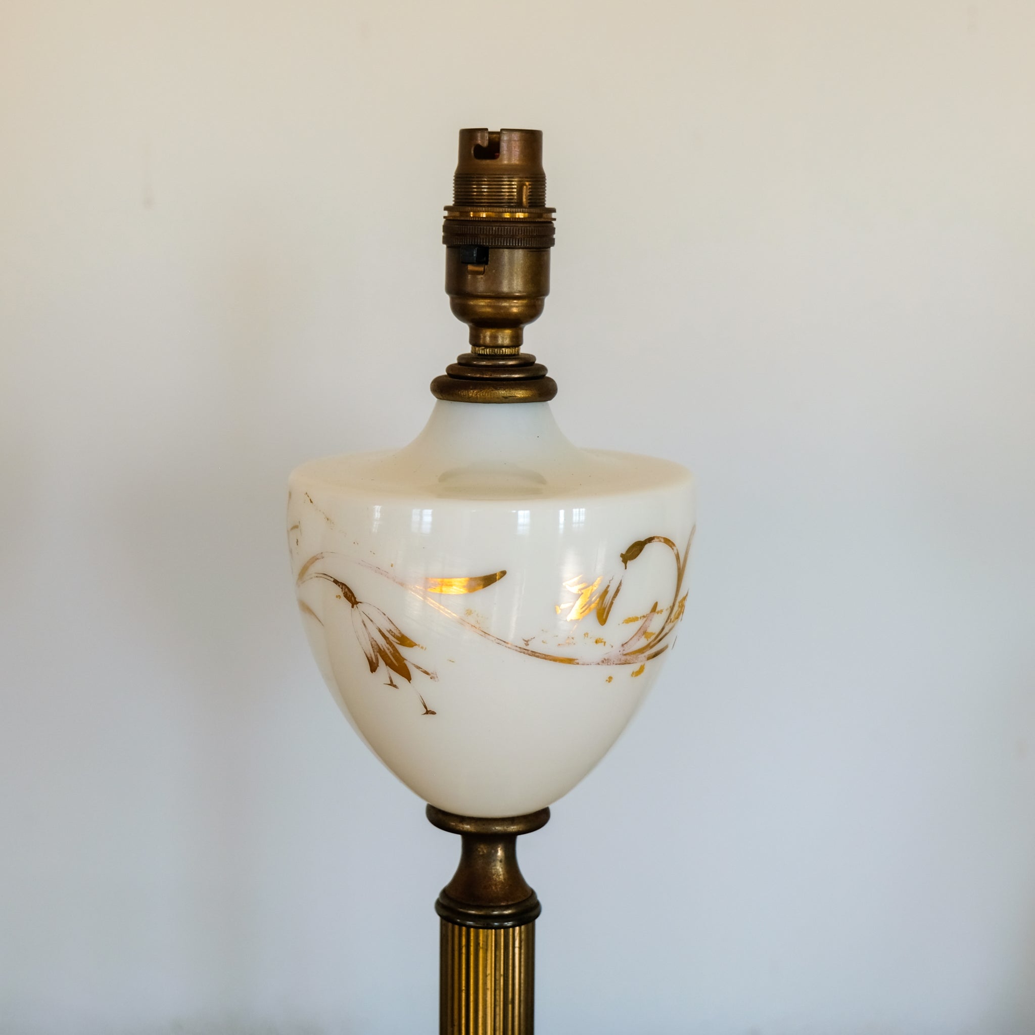 Elegant Brass Table Lamp with Reeded Brass Column