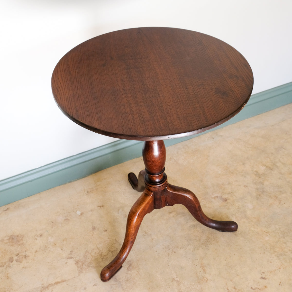 Victorian Oak Circular Pedestal Table