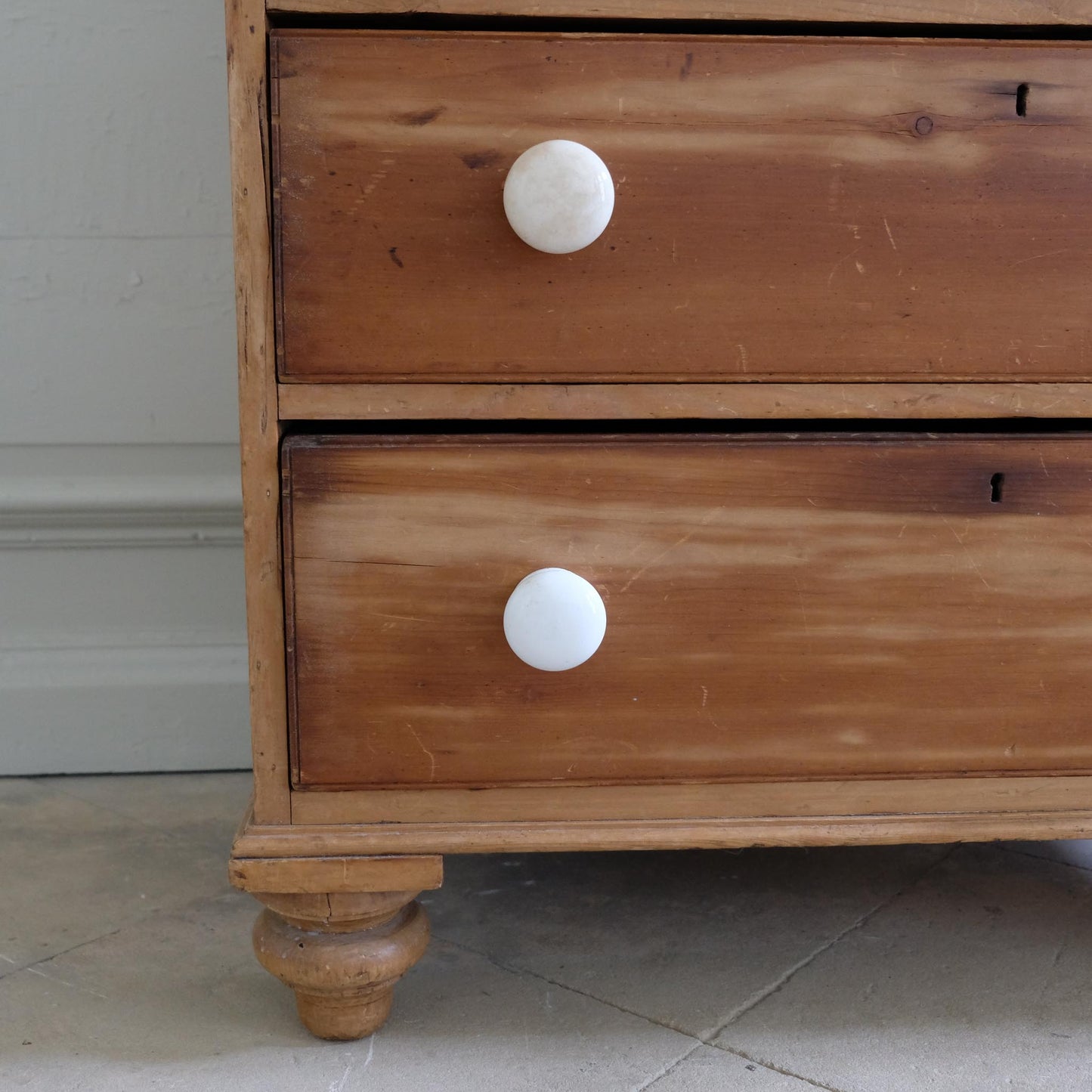 EDWARDIAN PINE CHEST OF DRAWERS WITH CERAMIC HANDLES