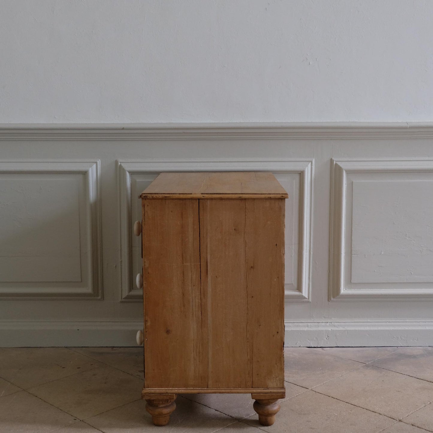 EDWARDIAN PINE CHEST OF DRAWERS WITH CERAMIC HANDLES