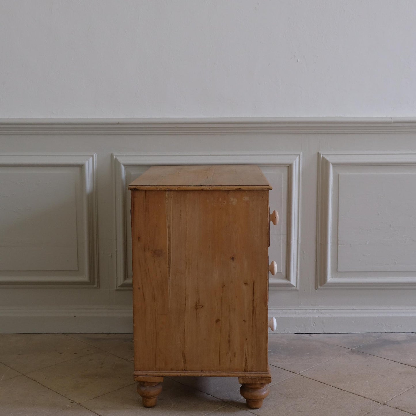 EDWARDIAN PINE CHEST OF DRAWERS WITH CERAMIC HANDLES