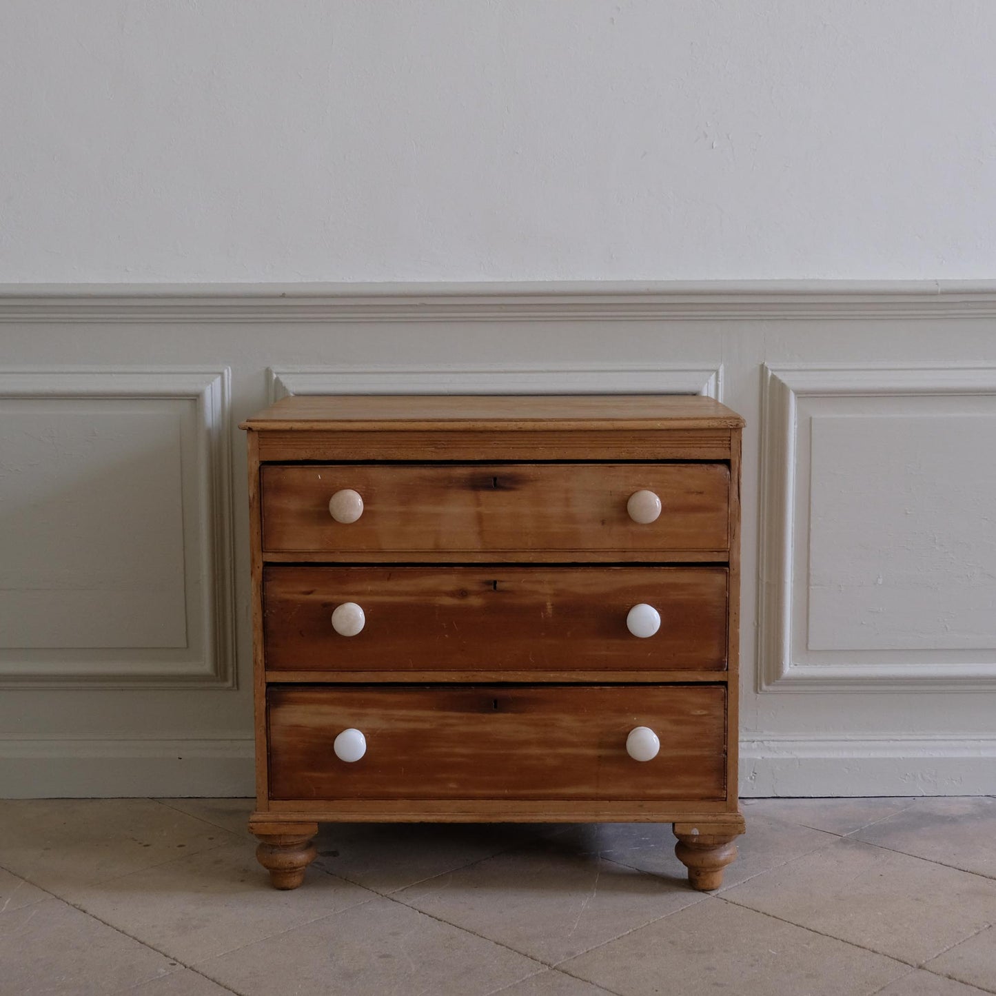 EDWARDIAN PINE CHEST OF DRAWERS WITH CERAMIC HANDLES